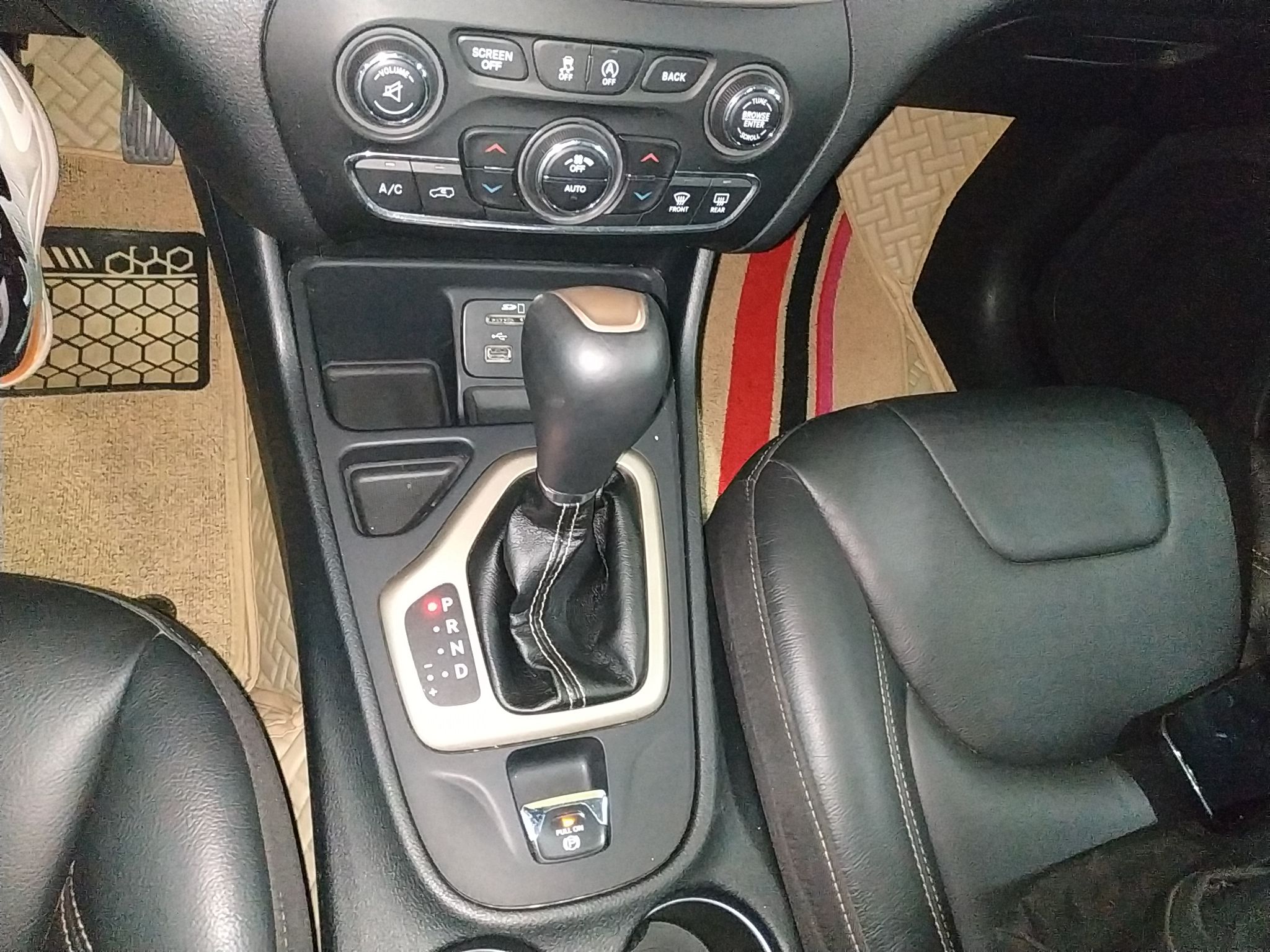 Jeep 自由光 2017款 2.4L 领先版