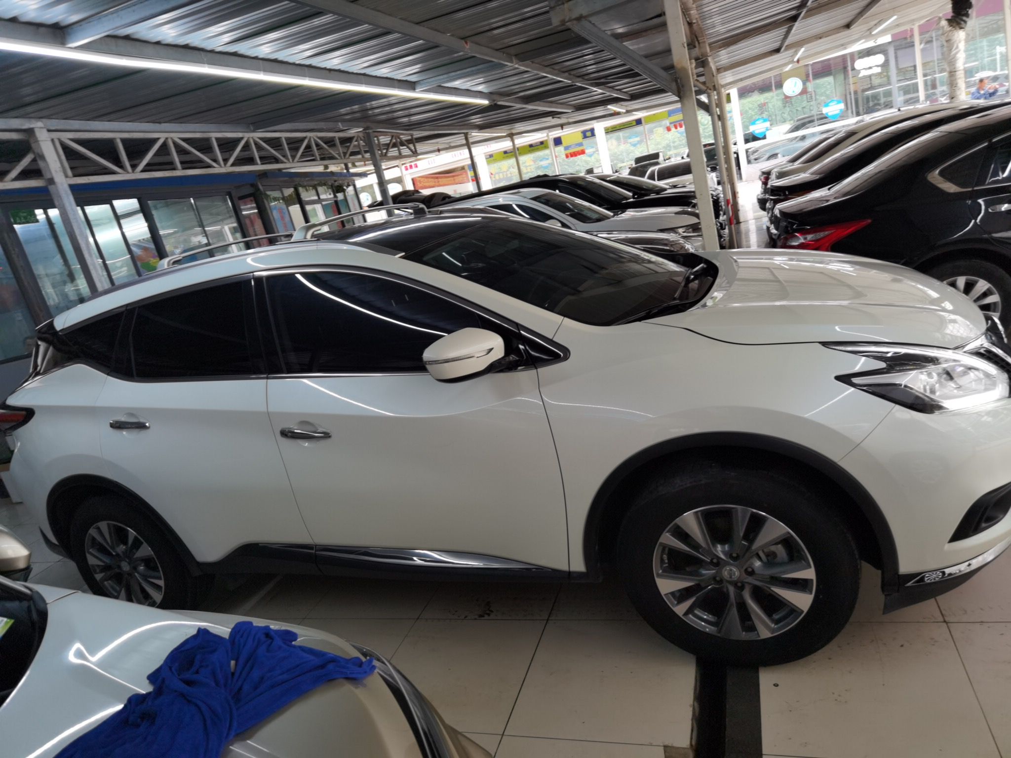 日产 楼兰 2021款 2.5L XE 两驱精英版