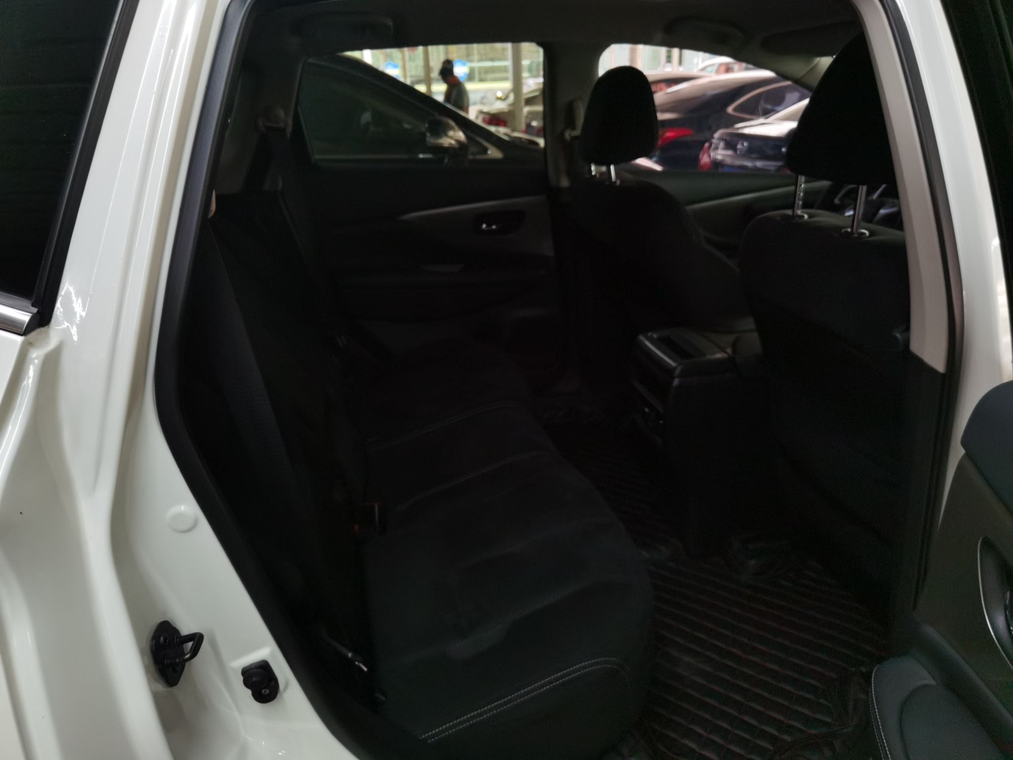 日产 楼兰 2021款 2.5L XE 两驱精英版