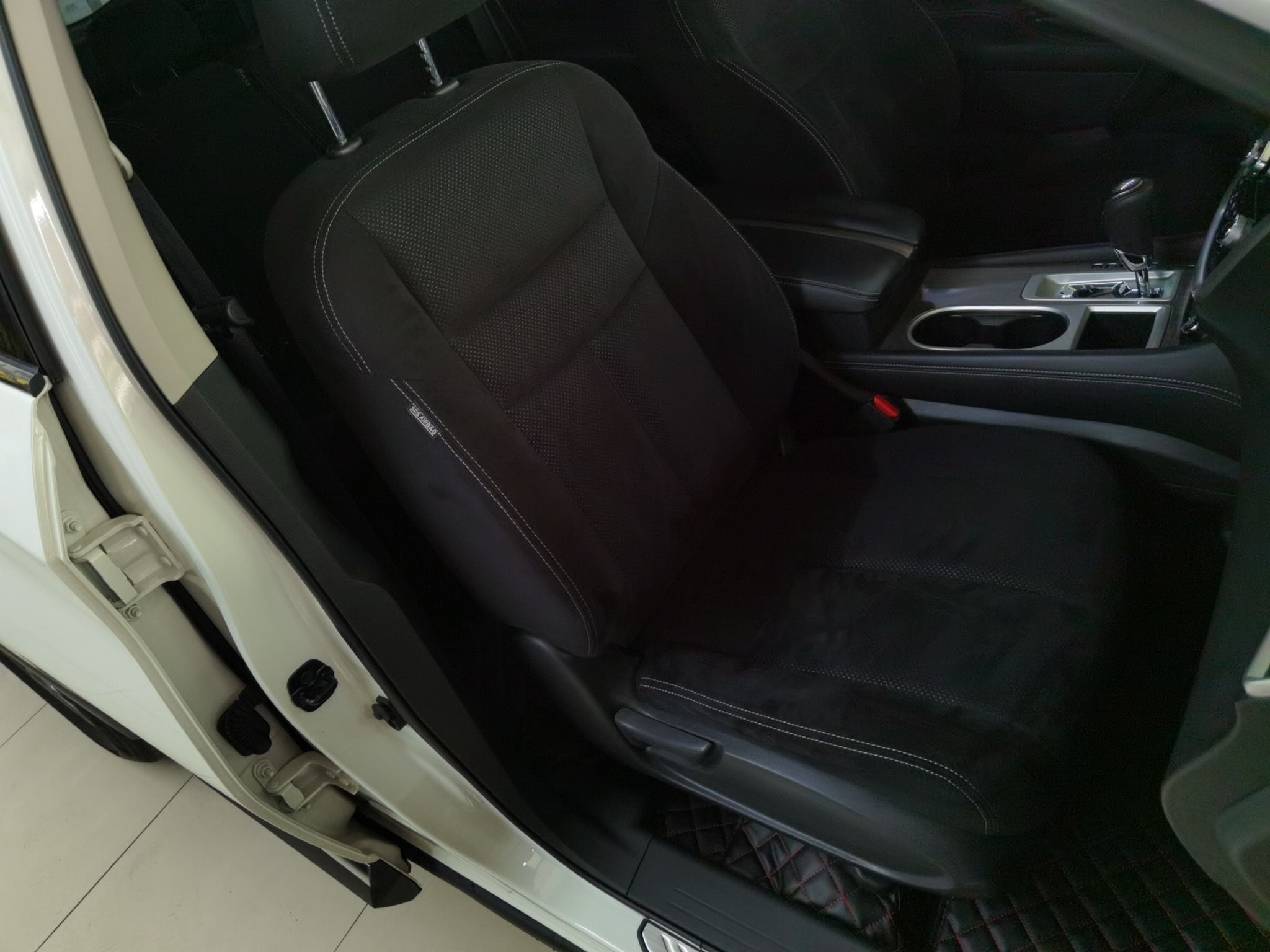 日产 楼兰 2021款 2.5L XE 两驱精英版