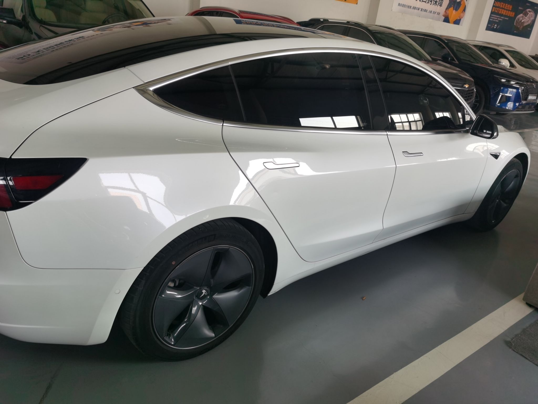 特斯拉 Model 3 2019款 标准续航后驱升级版