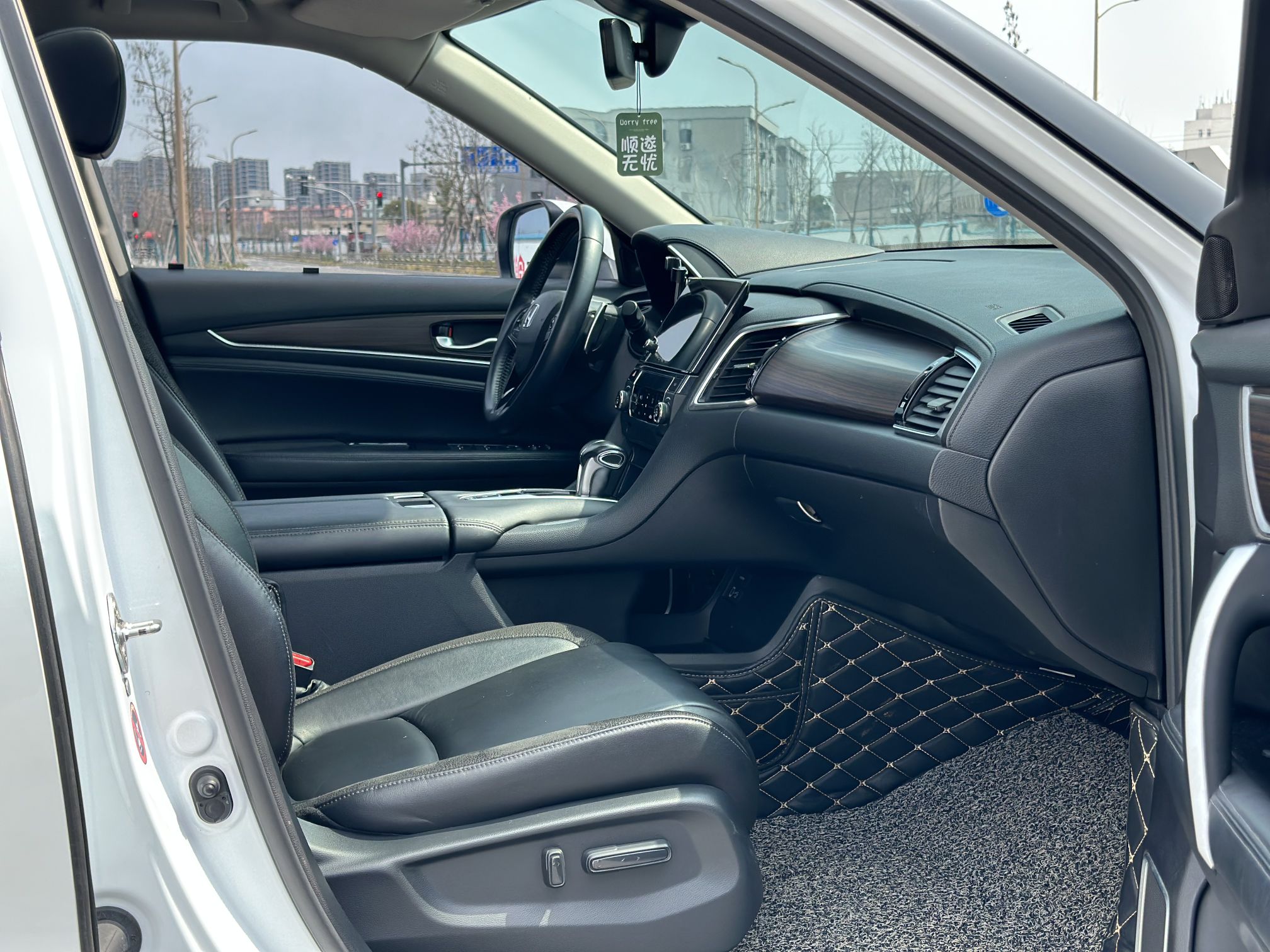 本田 冠道 2017款 240TURBO 两驱尊享版