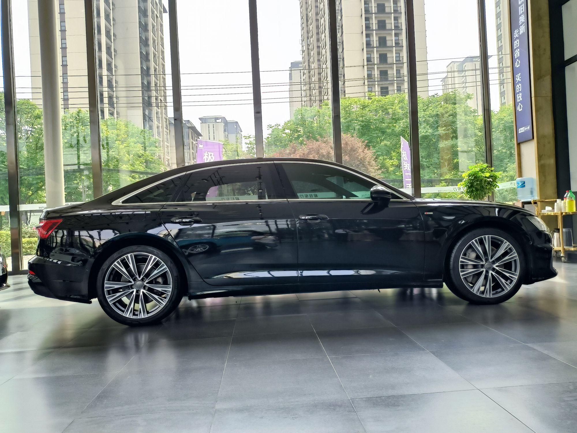 奥迪A6L 2019款 55 TFSI quattro 尊享动感型