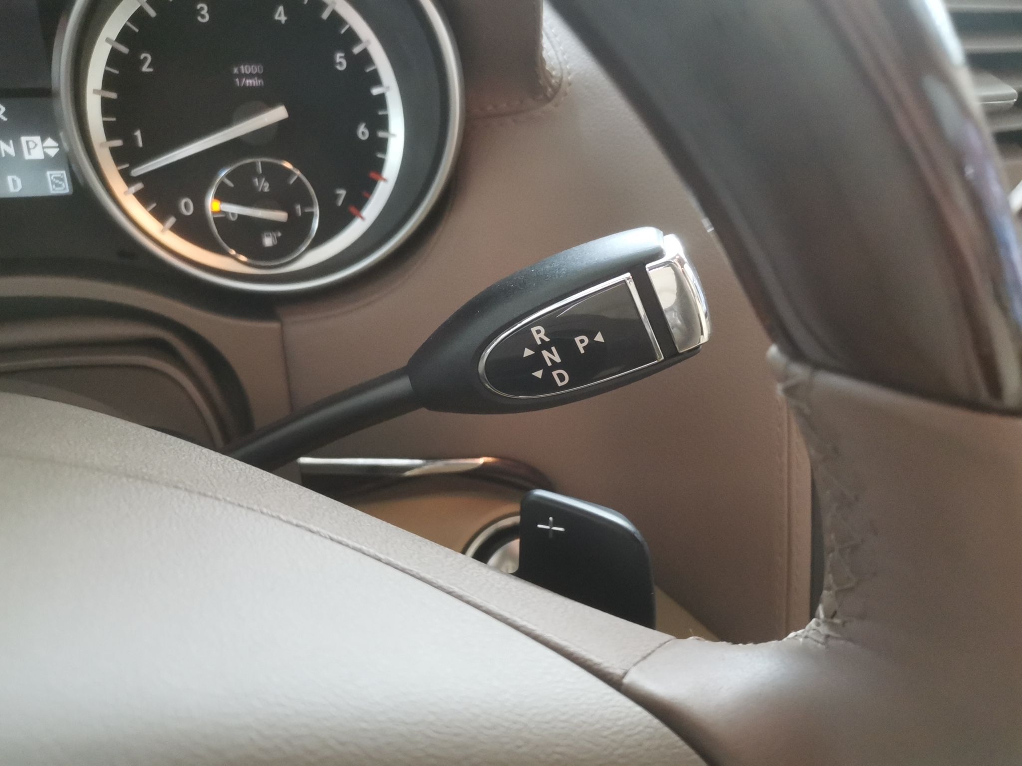 奔驰GL级 2011款 GL 450 4MATIC尊贵型(进口)