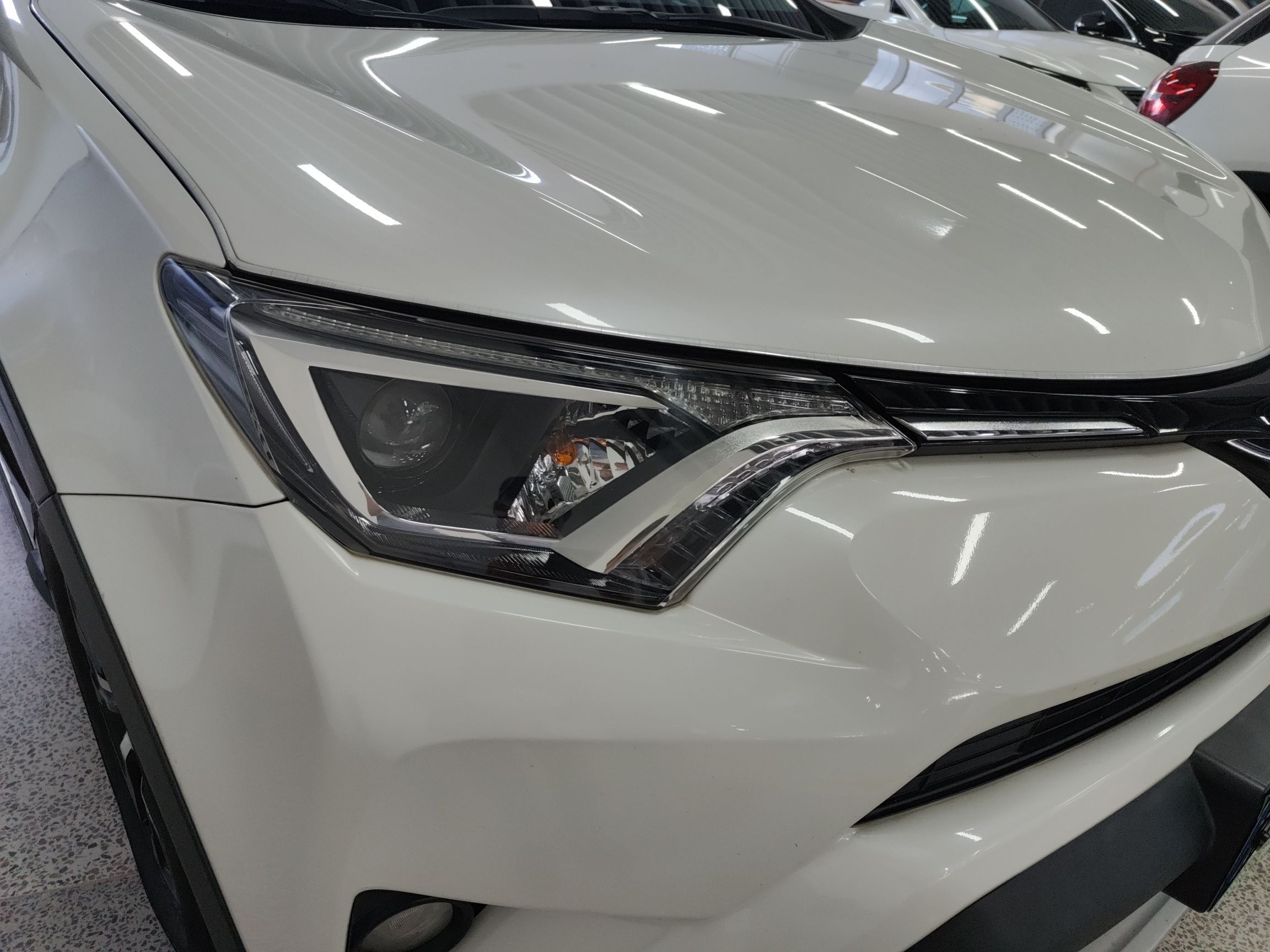 丰田 RAV4 2018款 2.0L CVT两驱风尚X版