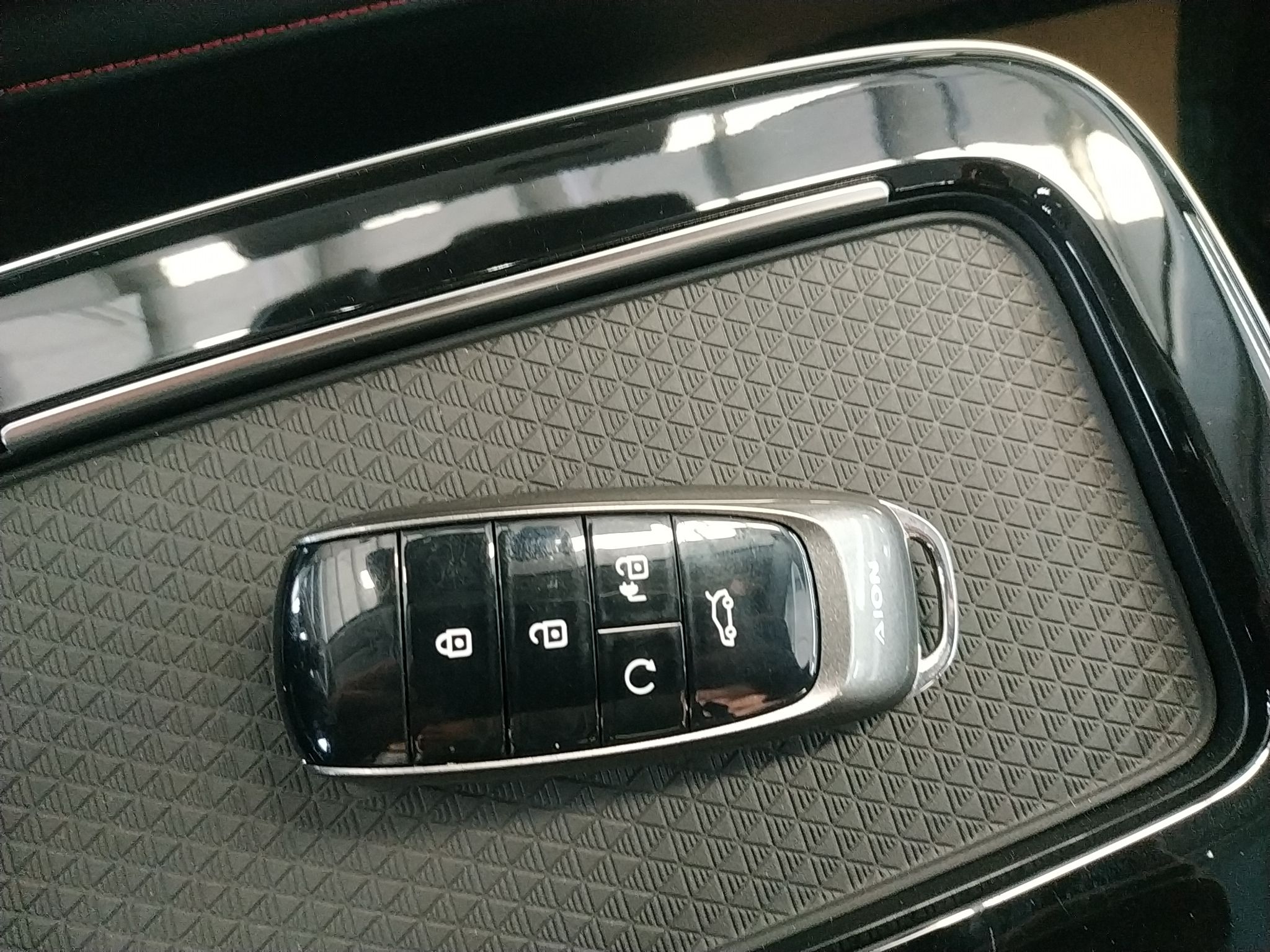 广汽埃安 Aion V(埃安V) 2021款 PLUS 70 智享科技版