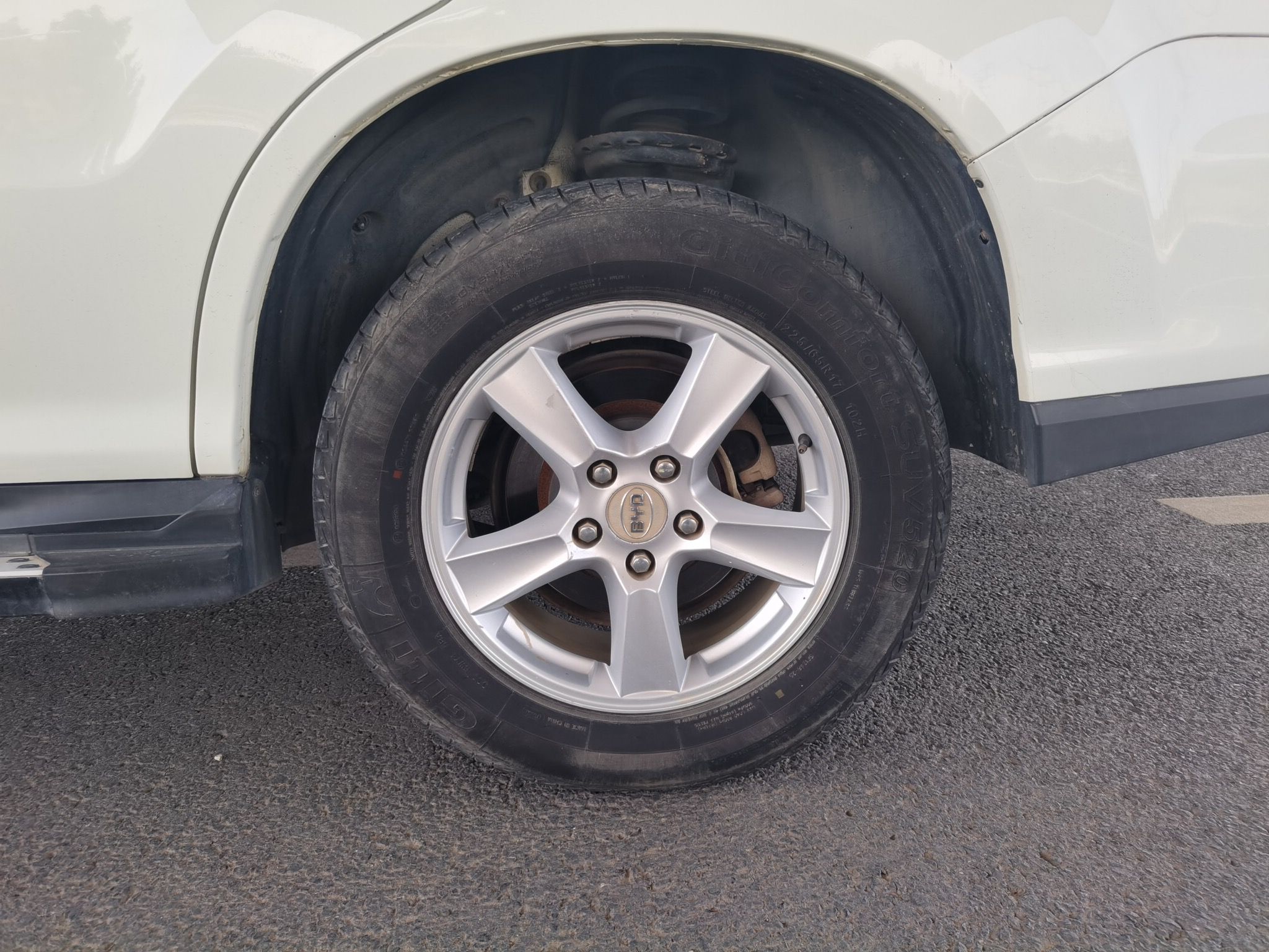 比亚迪S6 2014款 1.5TI 手动尊贵型 7座