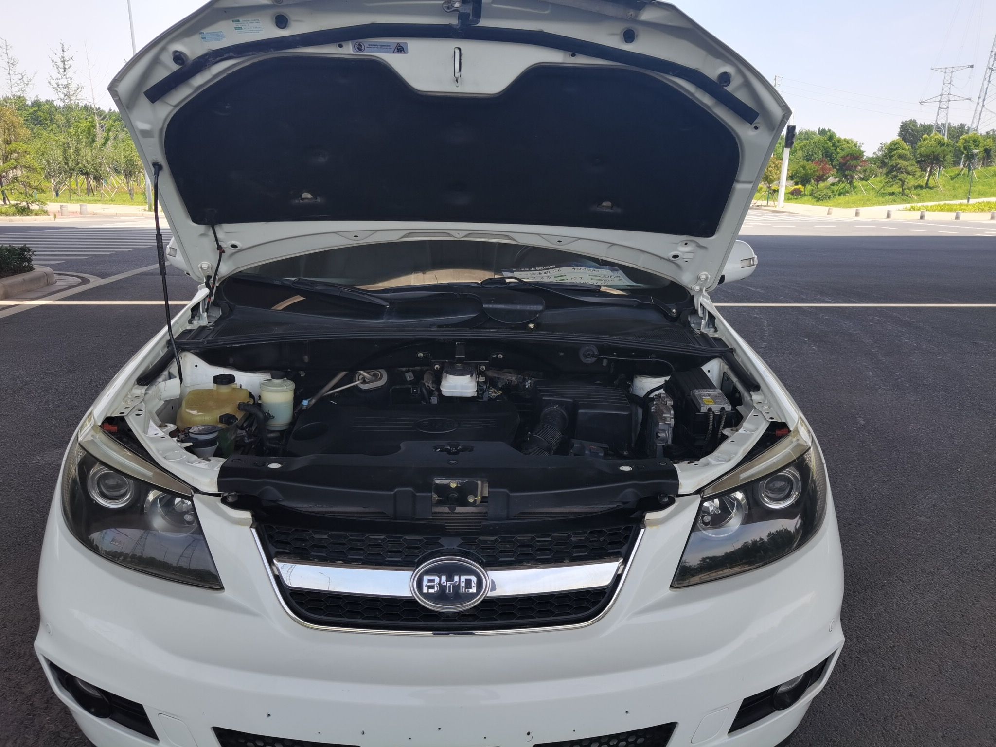 比亚迪S6 2014款 1.5TI 手动尊贵型 7座