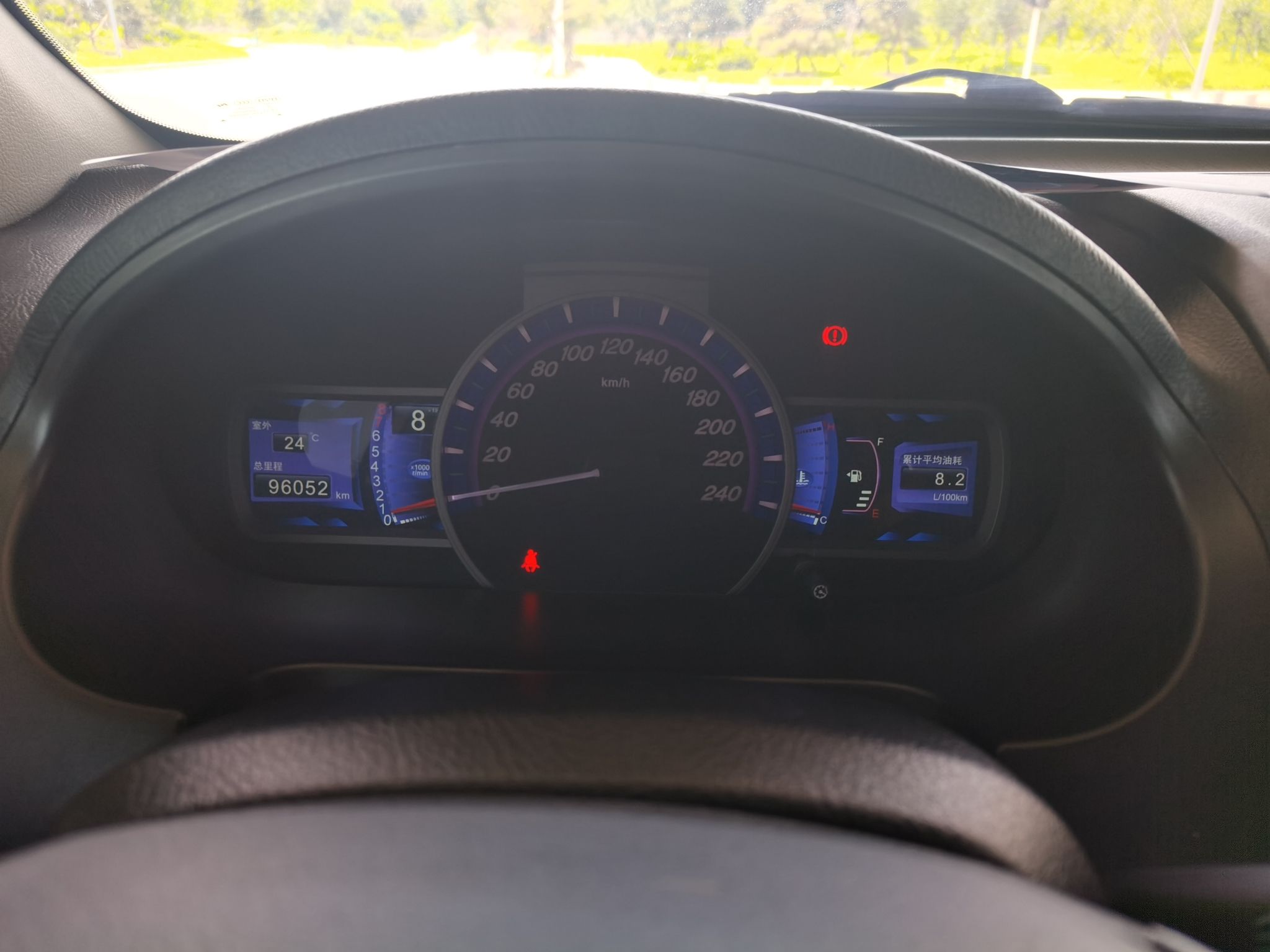 比亚迪S6 2014款 1.5TI 手动尊贵型 7座