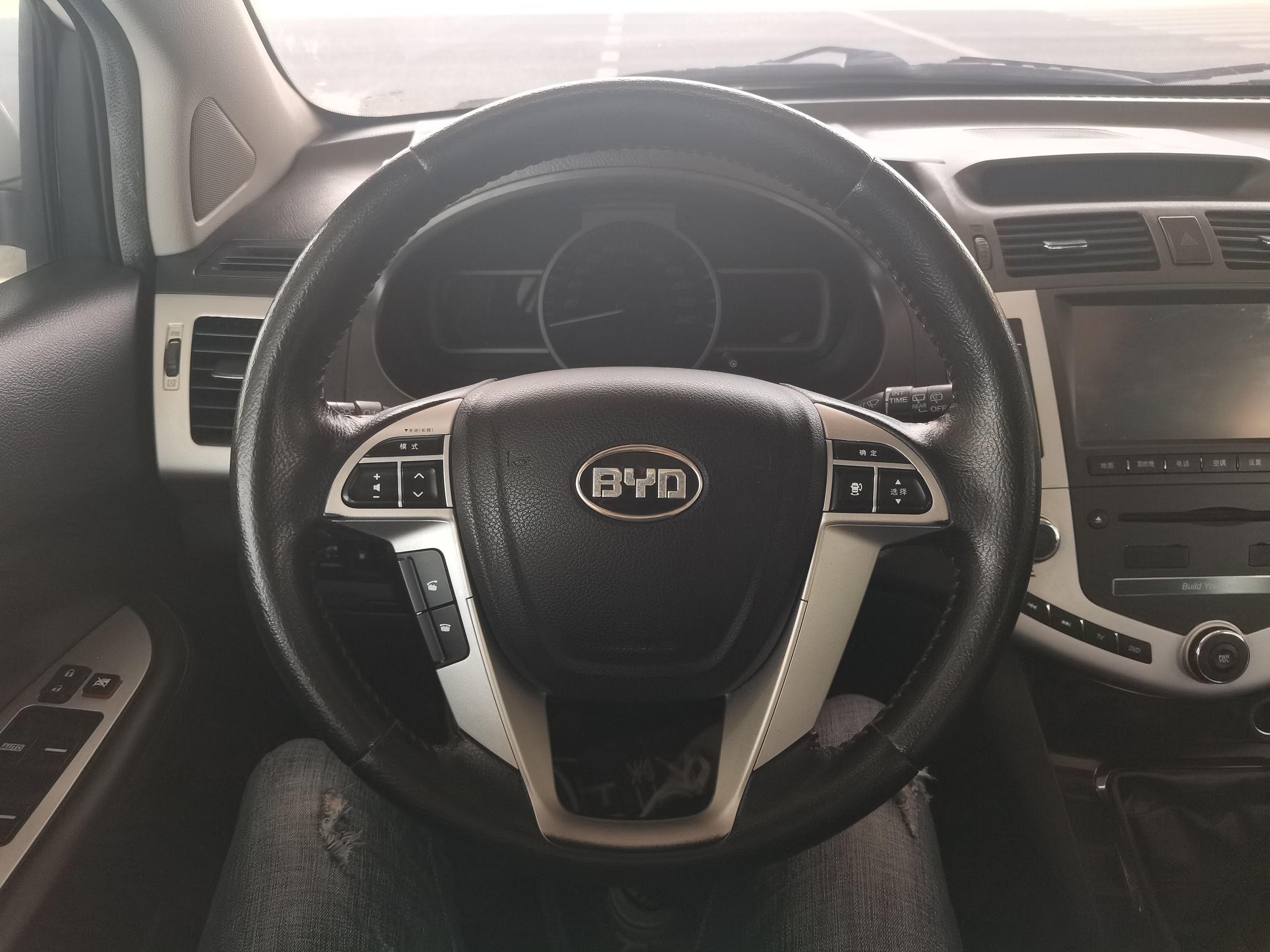 比亚迪S6 2014款 1.5TI 手动尊贵型 7座