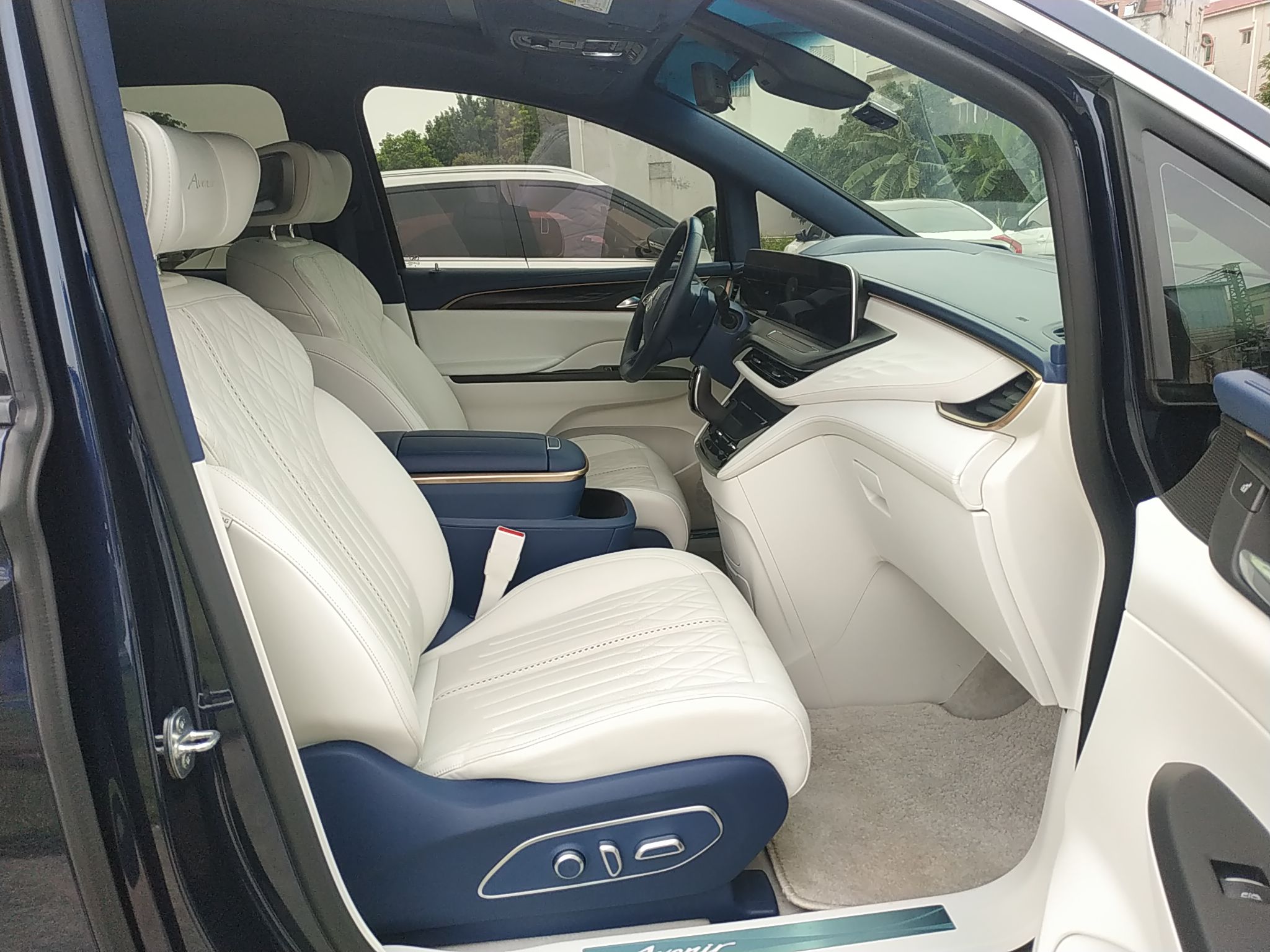 别克GL8 2020款 Avenir艾维亚 四座尊礼版