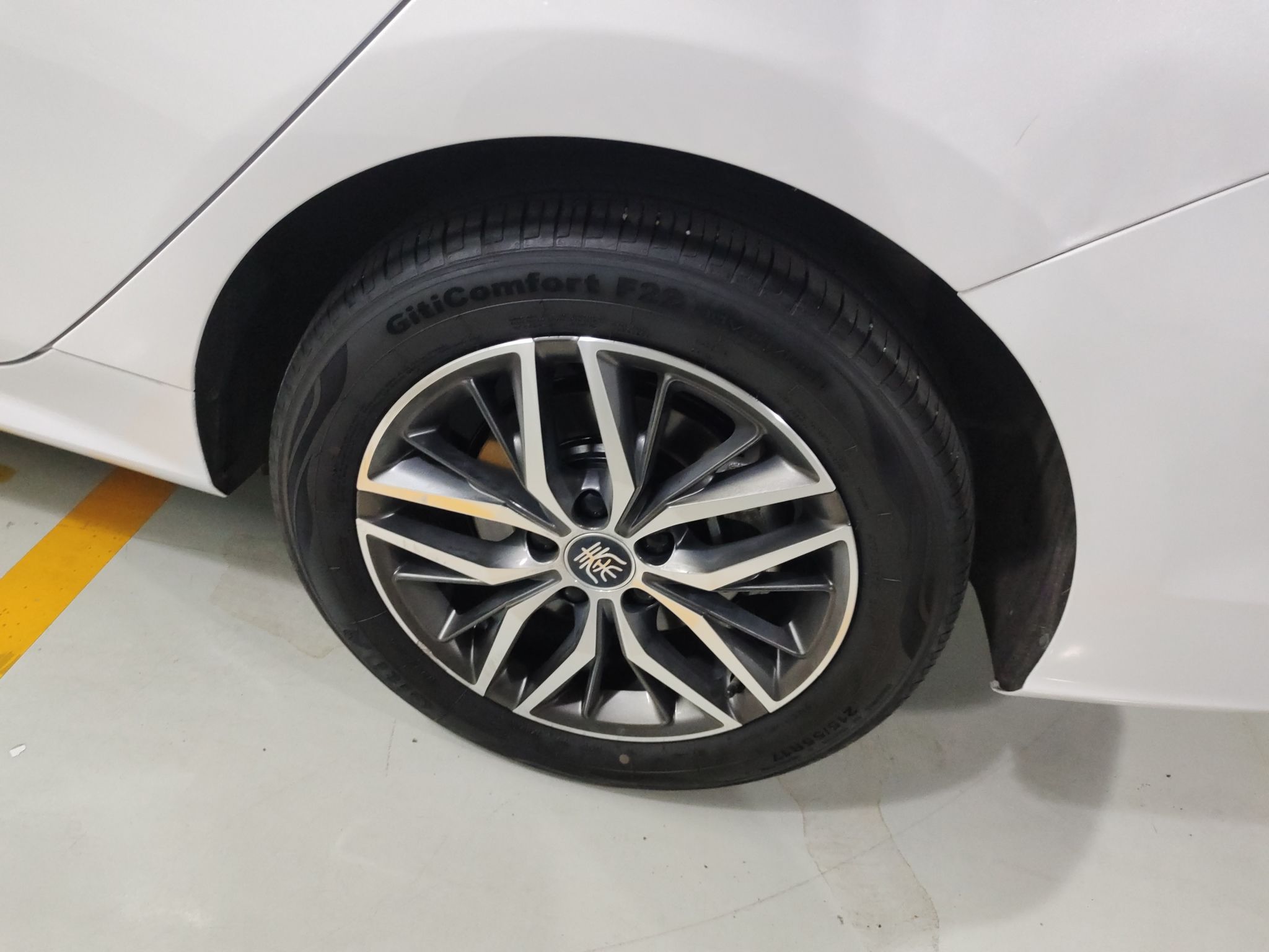 比亚迪 秦PLUS 2021款 EV 400KM 豪华型