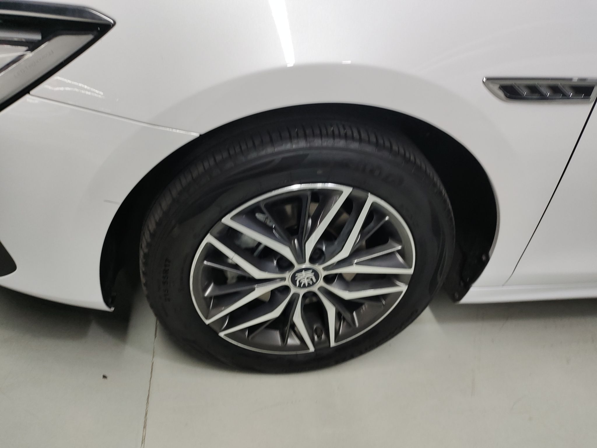 比亚迪 秦PLUS 2021款 EV 400KM 豪华型