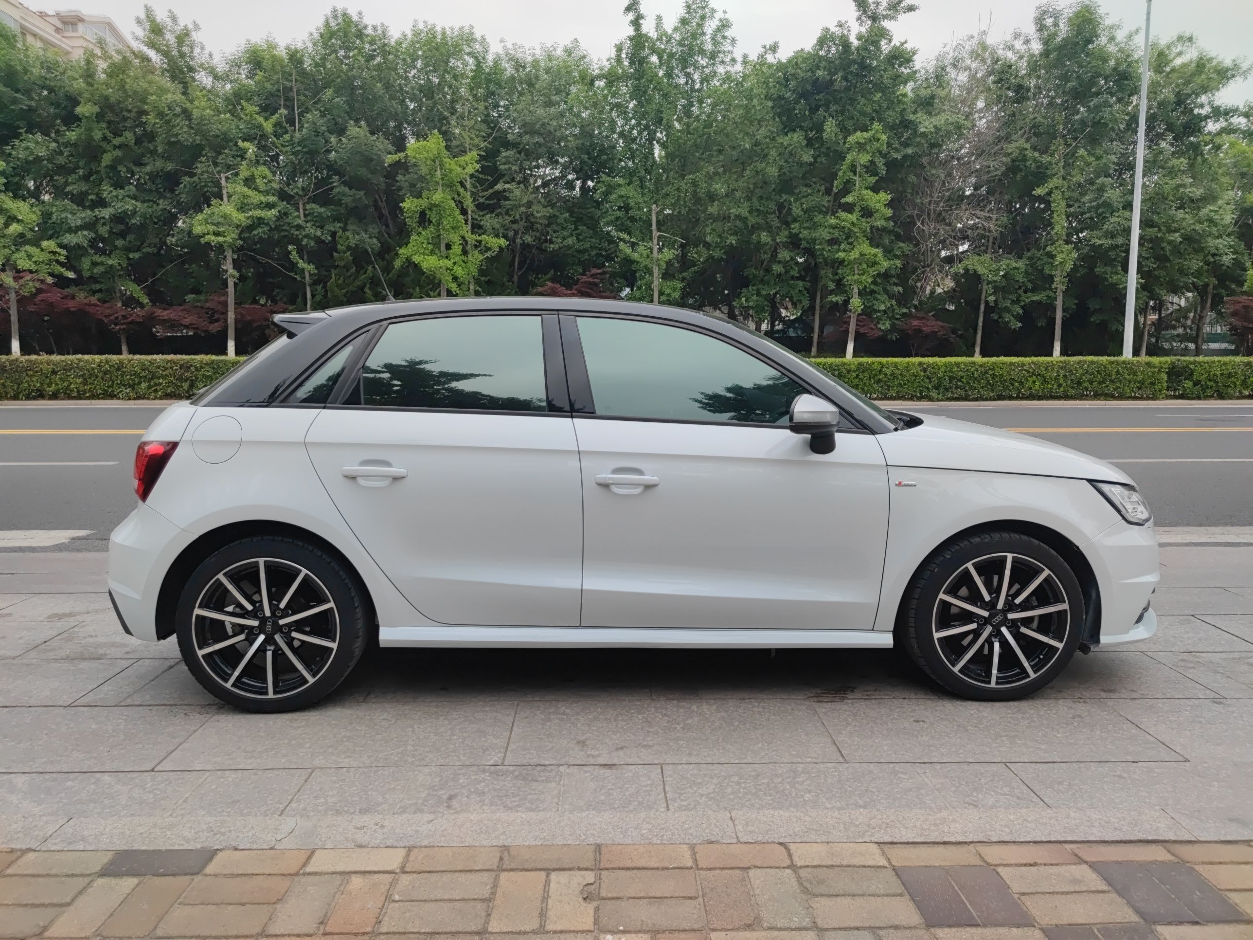 奥迪A1 2016款 30 TFSI Sportback S Line运动版(进口)