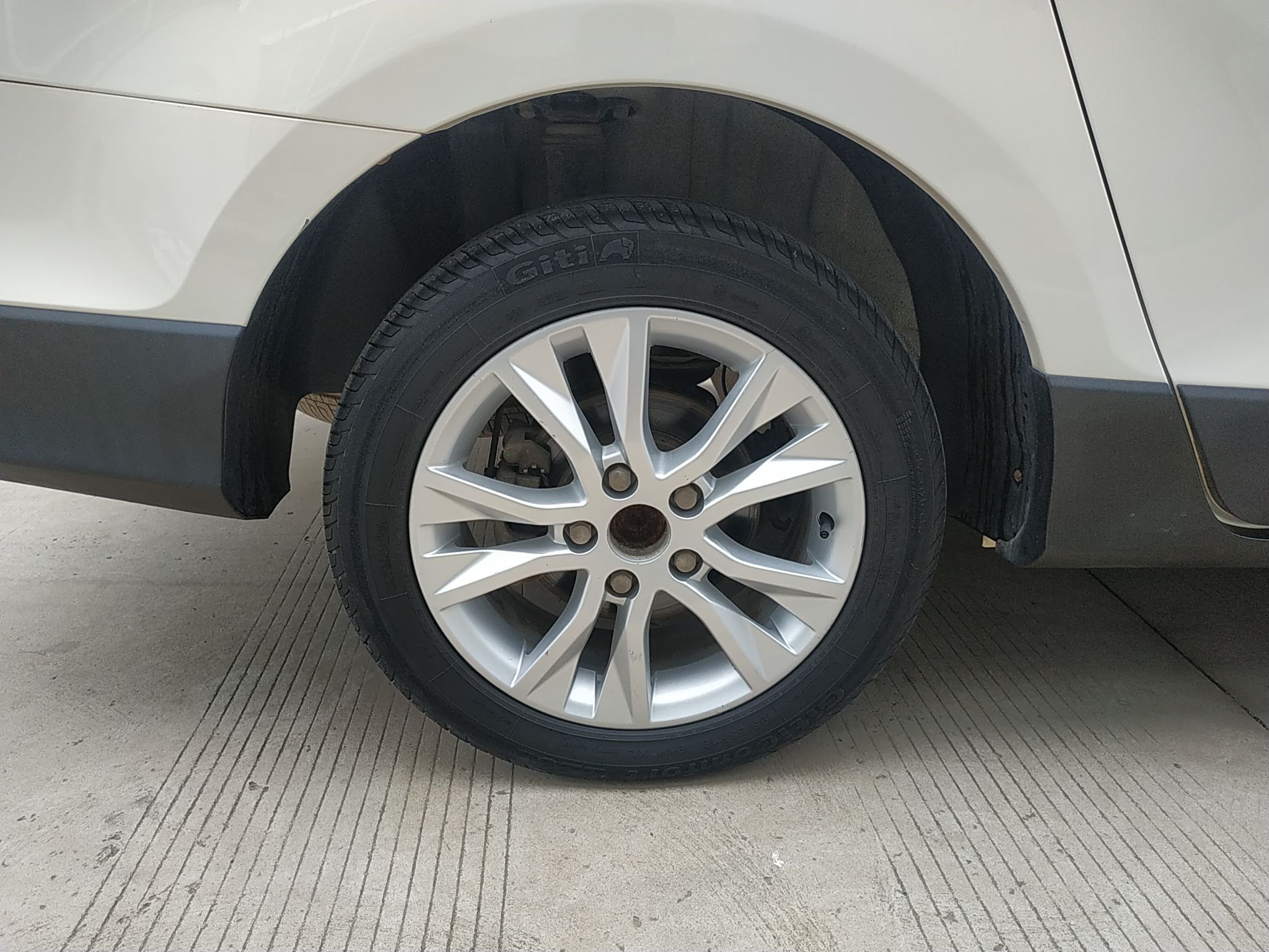 宝骏730 2014款 1.5L 手动舒适ESP版 7座