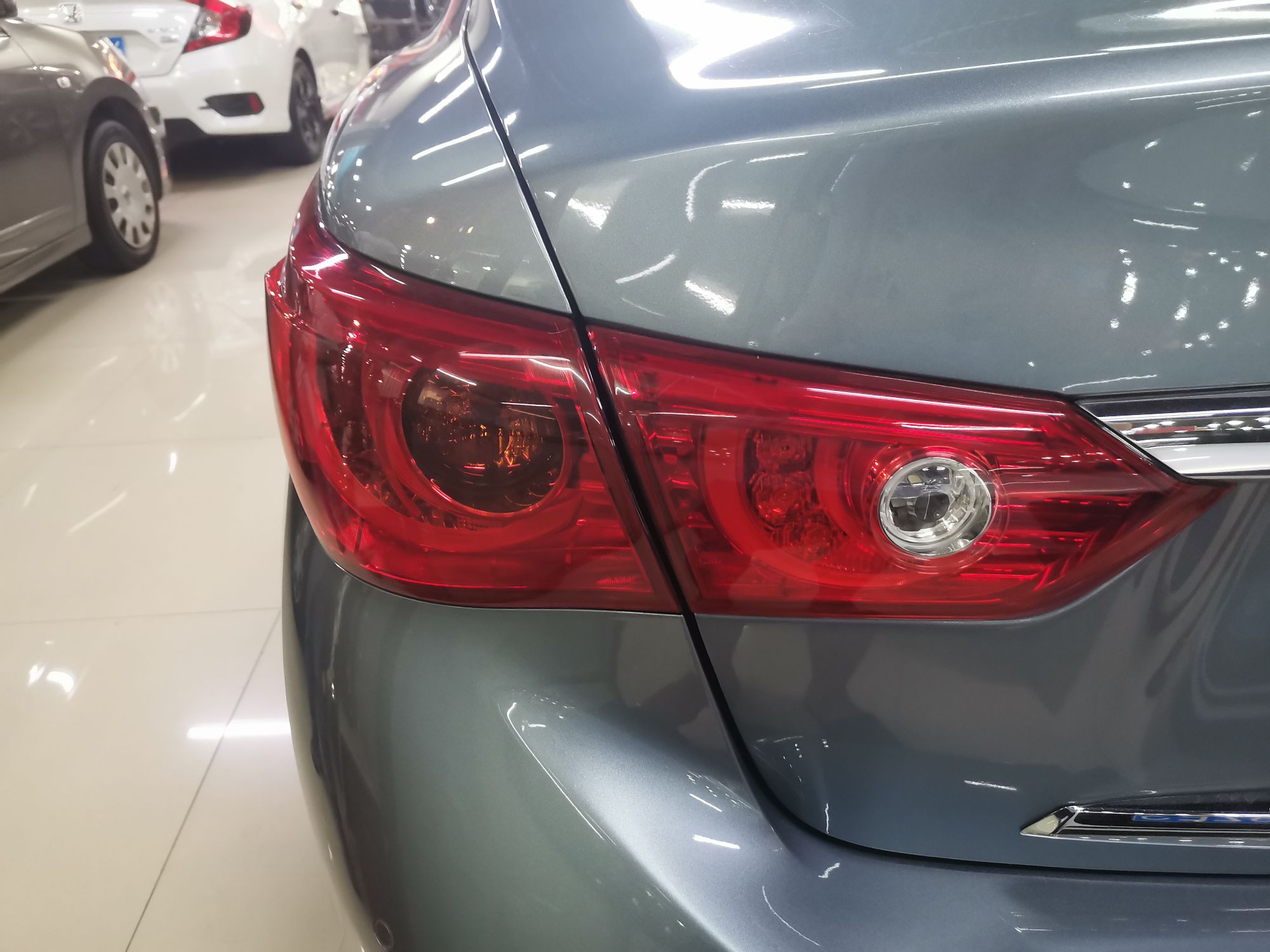 英菲尼迪Q50L 2015款 2.0T 运动版