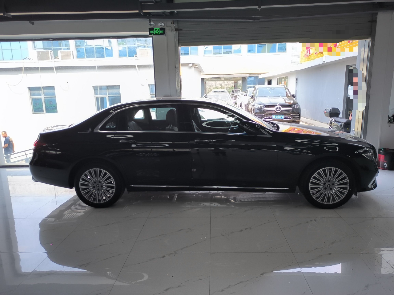 奔驰E级 2023款 E 300 L 时尚型