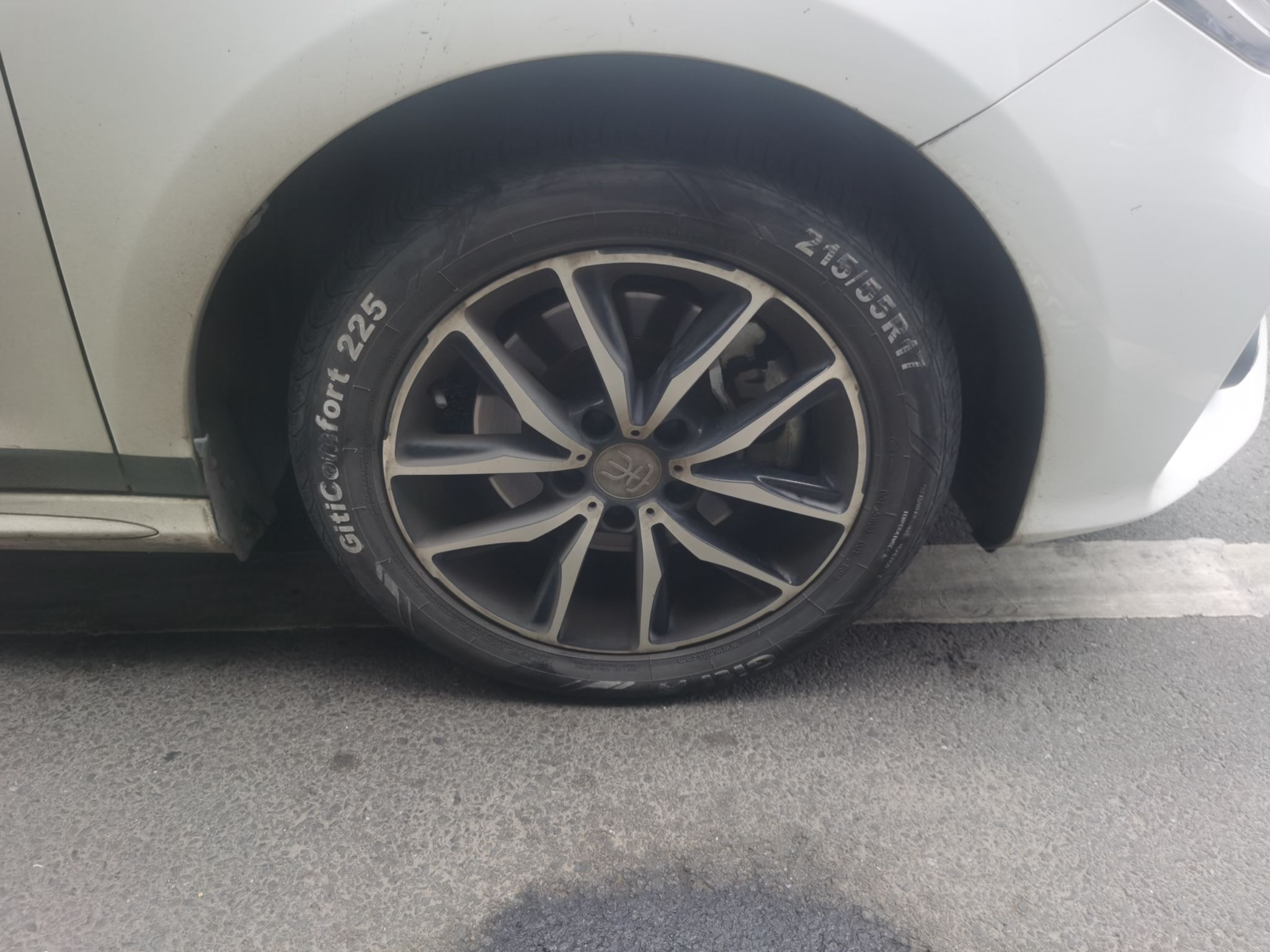 比亚迪 宋MAX 2018款 1.5T 自动智联精英型 6座