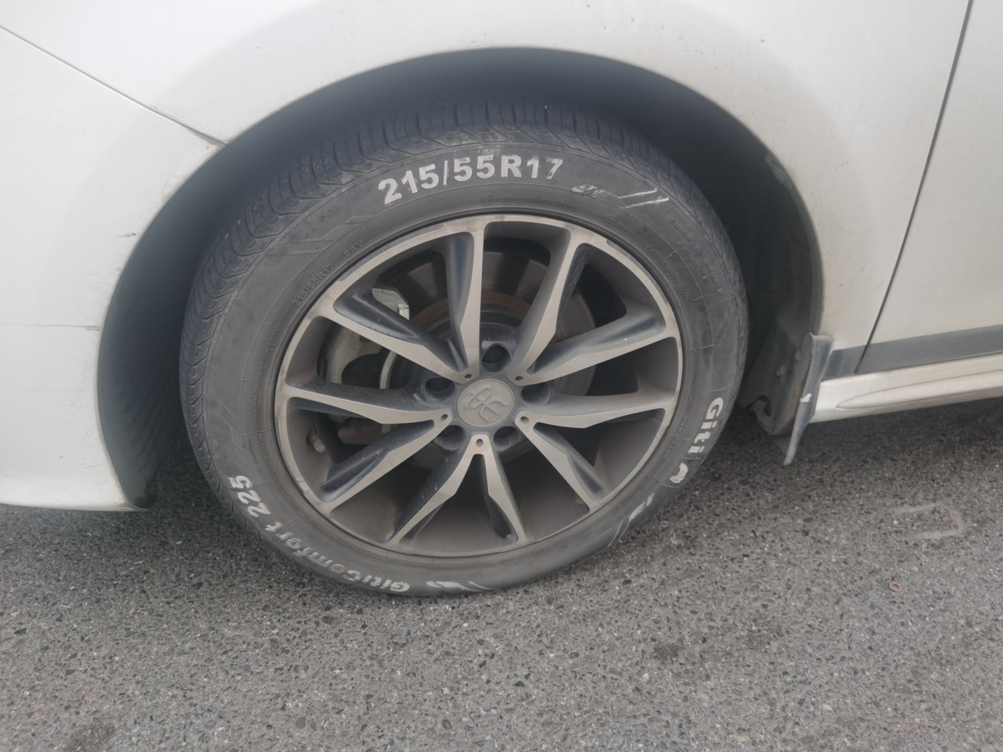 比亚迪 宋MAX 2018款 1.5T 自动智联精英型 6座