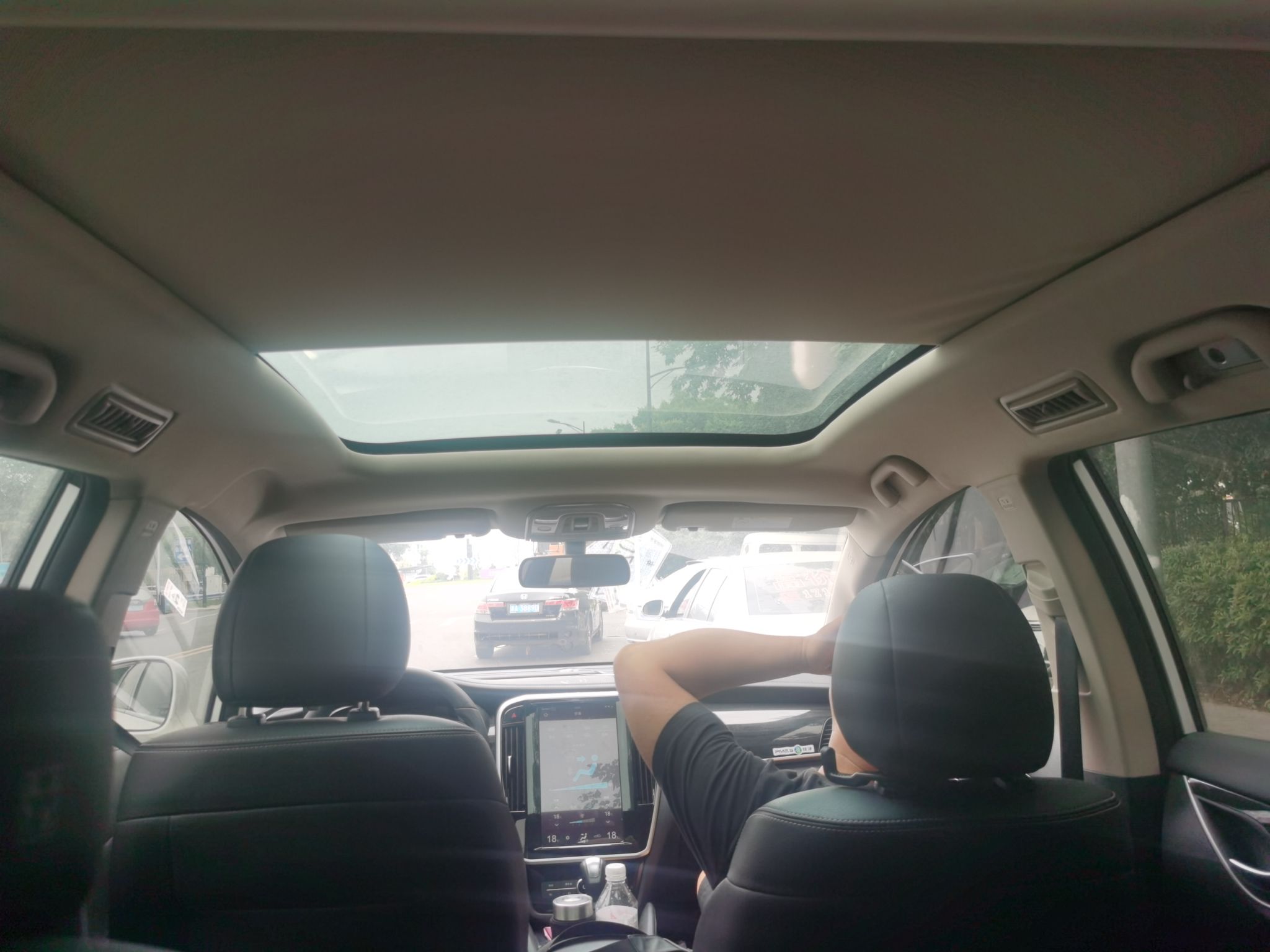 比亚迪 宋MAX 2018款 1.5T 自动智联精英型 6座