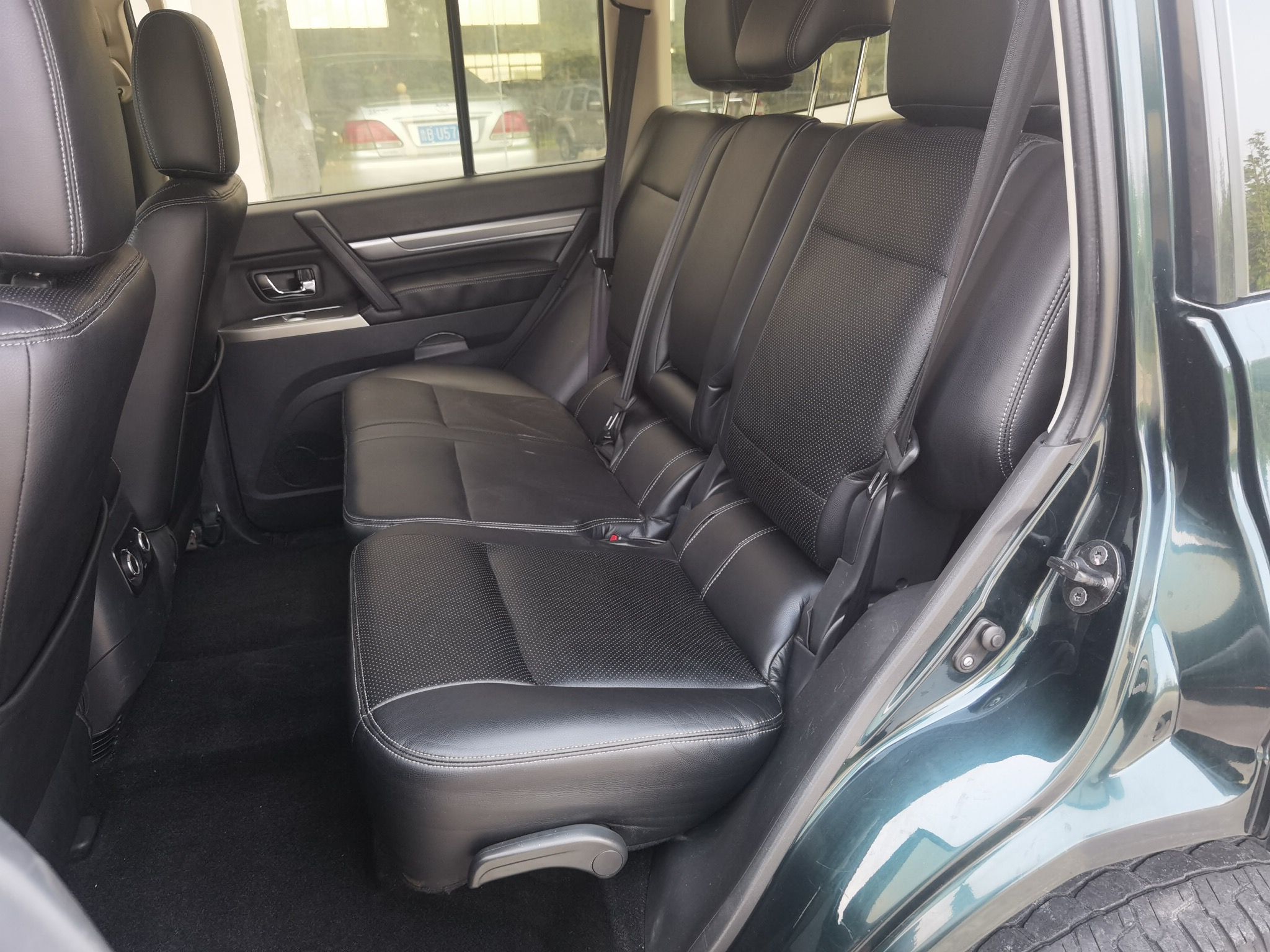 三菱 帕杰罗 2016款 3.0L 自动标准版 国V(进口)