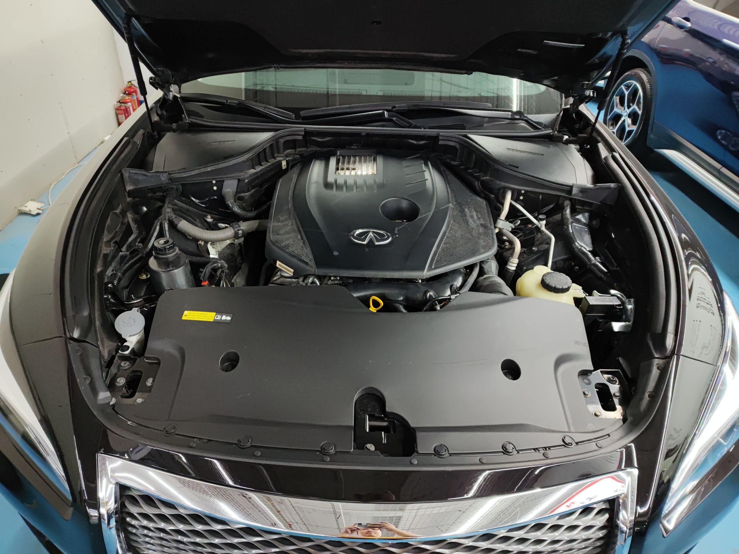 英菲尼迪Q70L 2019款 Q70L 2.0T 精英版 PLUS(进口)