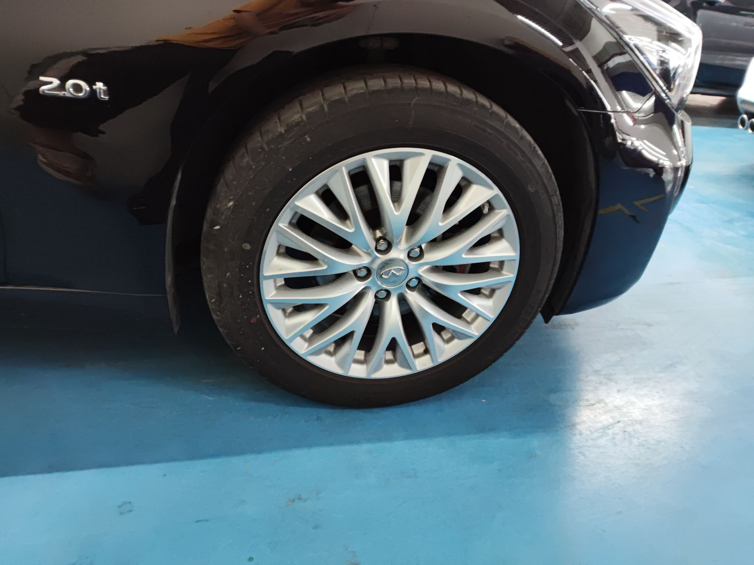 英菲尼迪Q70L 2019款 Q70L 2.0T 精英版 PLUS(进口)