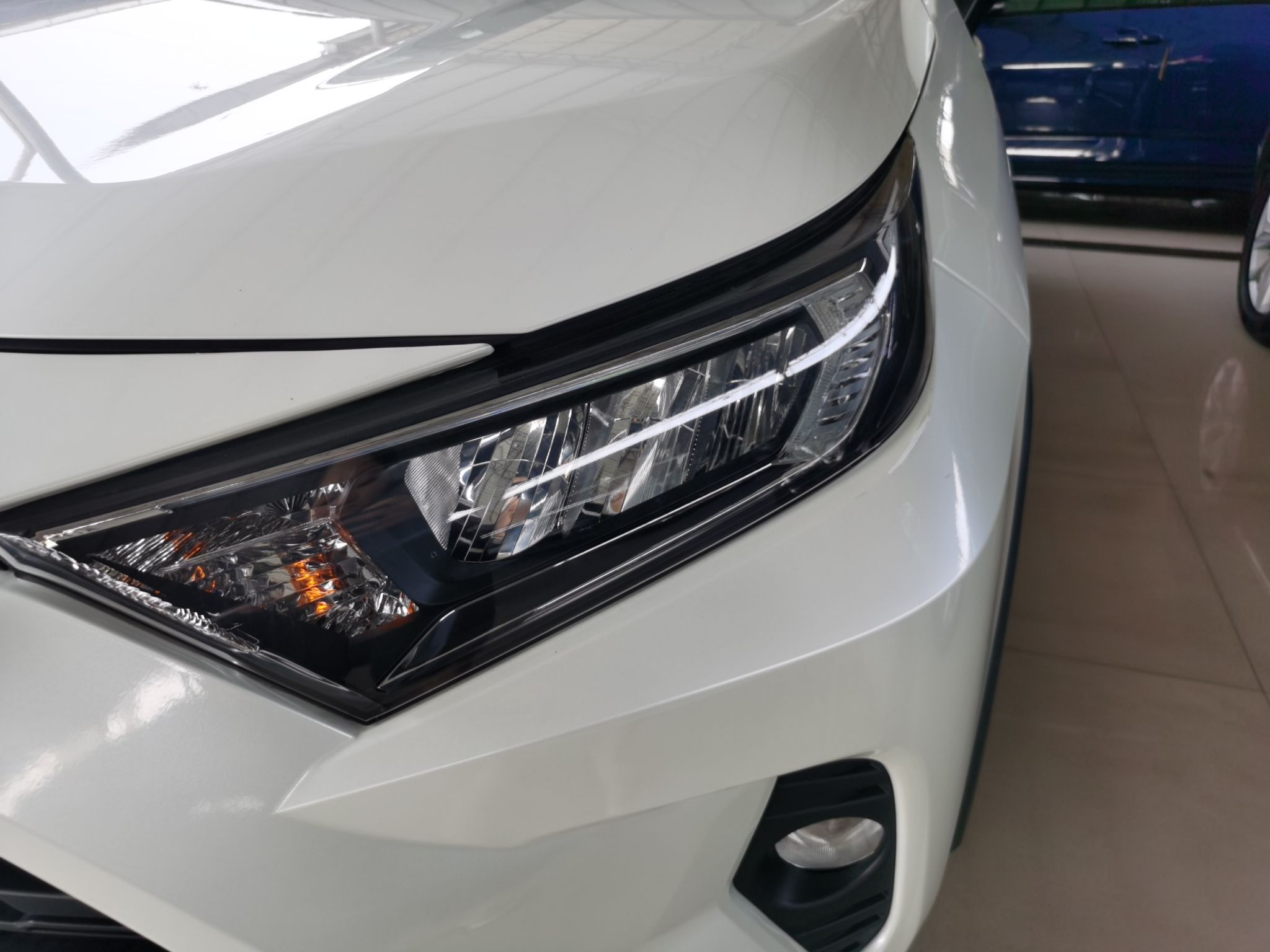 丰田 RAV4 2020款 2.0L CVT四驱尊贵版