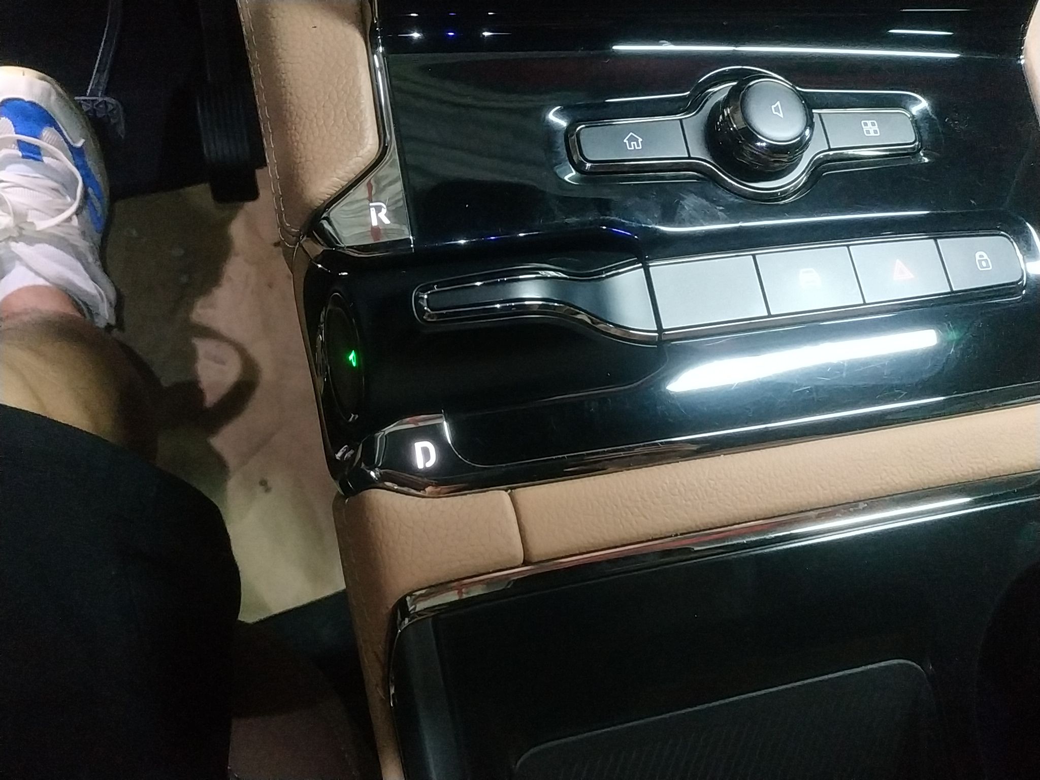 蔚来ES8 2020款 580KM 六座版