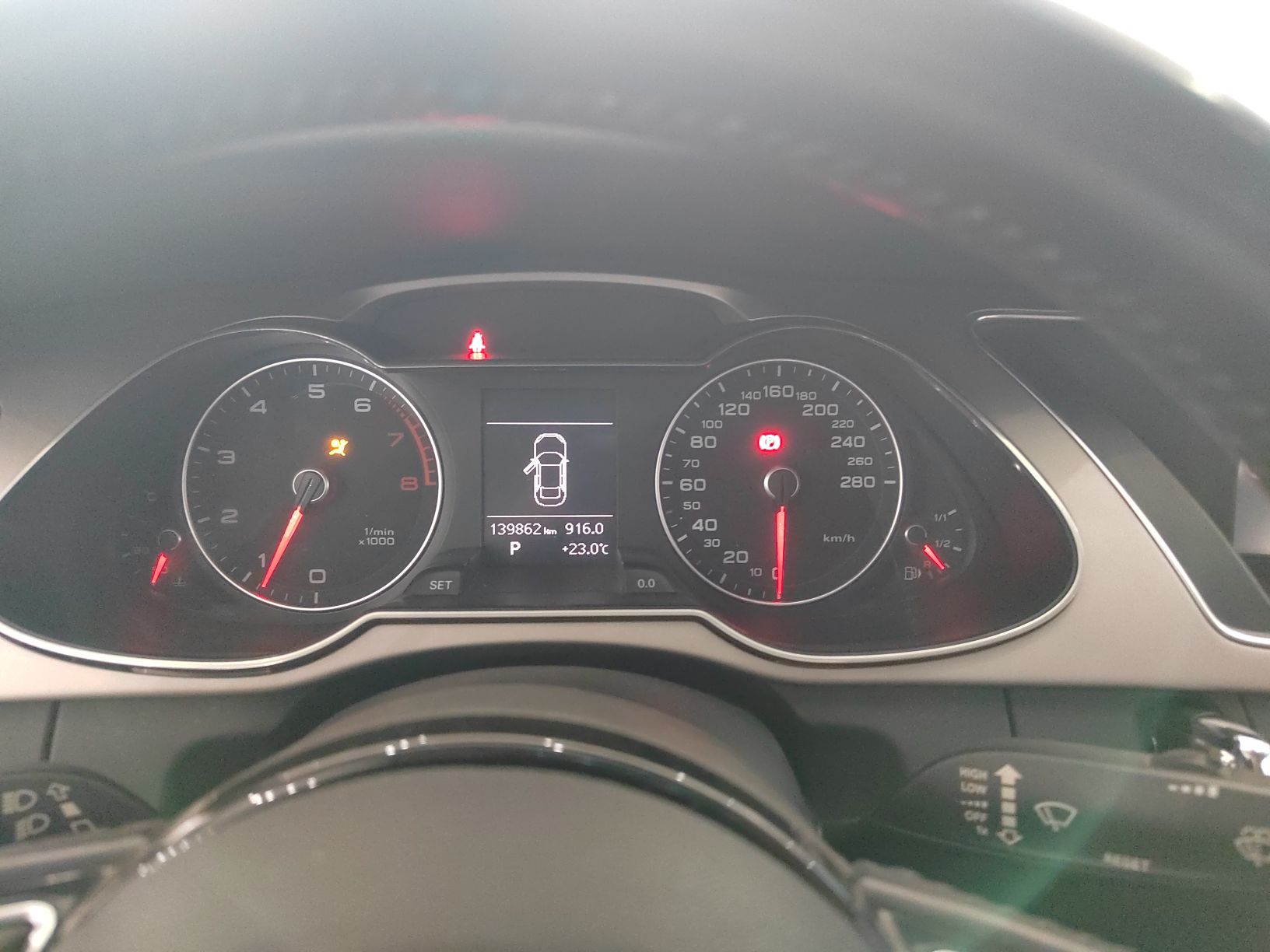 奥迪A4L 2013款 35 TFSI 自动标准型