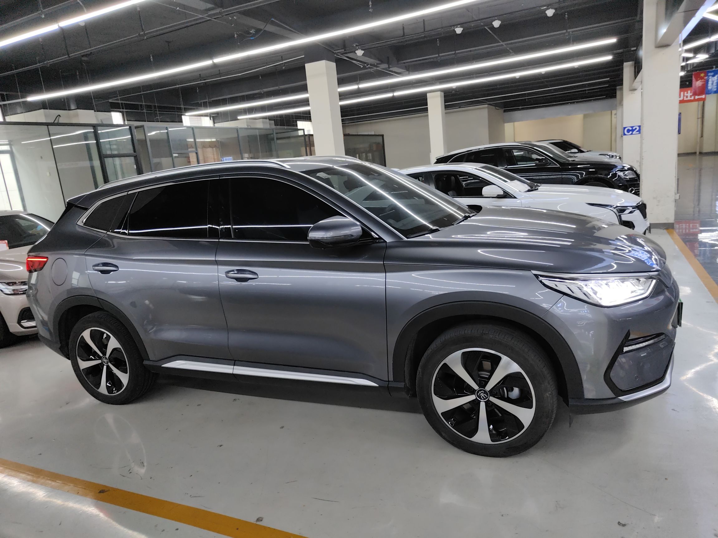 比亚迪 宋PLUS新能源 2021款 EV 尊贵型