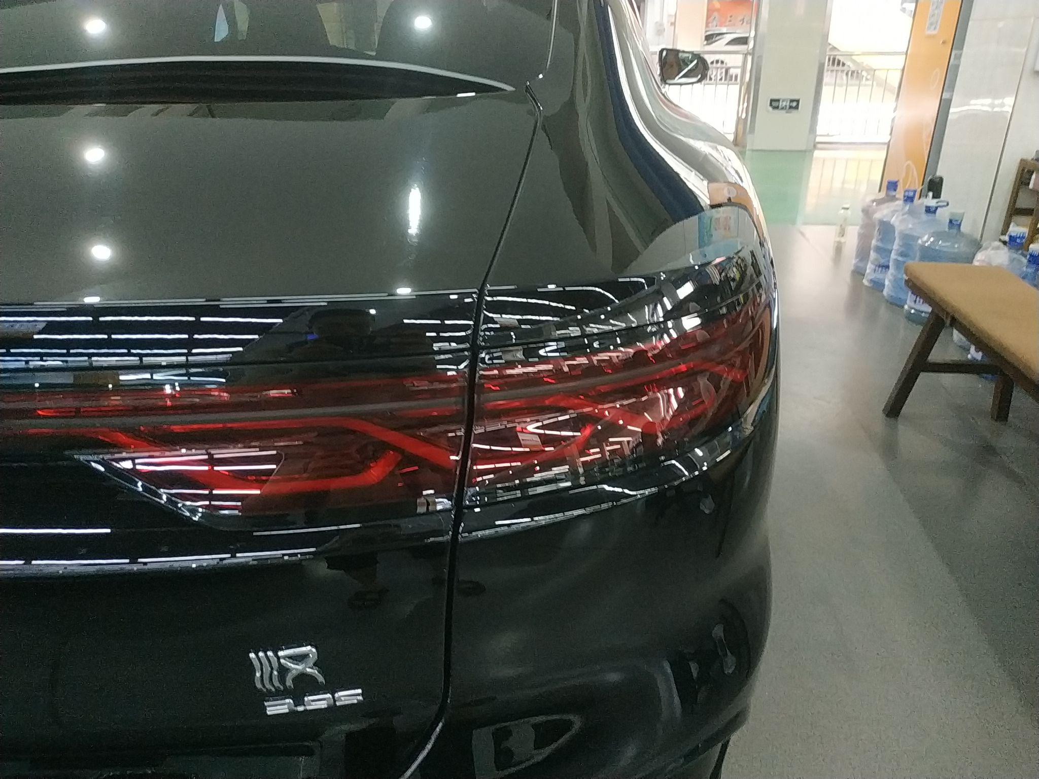 比亚迪 汉 2022款 EV 创世版 610KM四驱尊享型