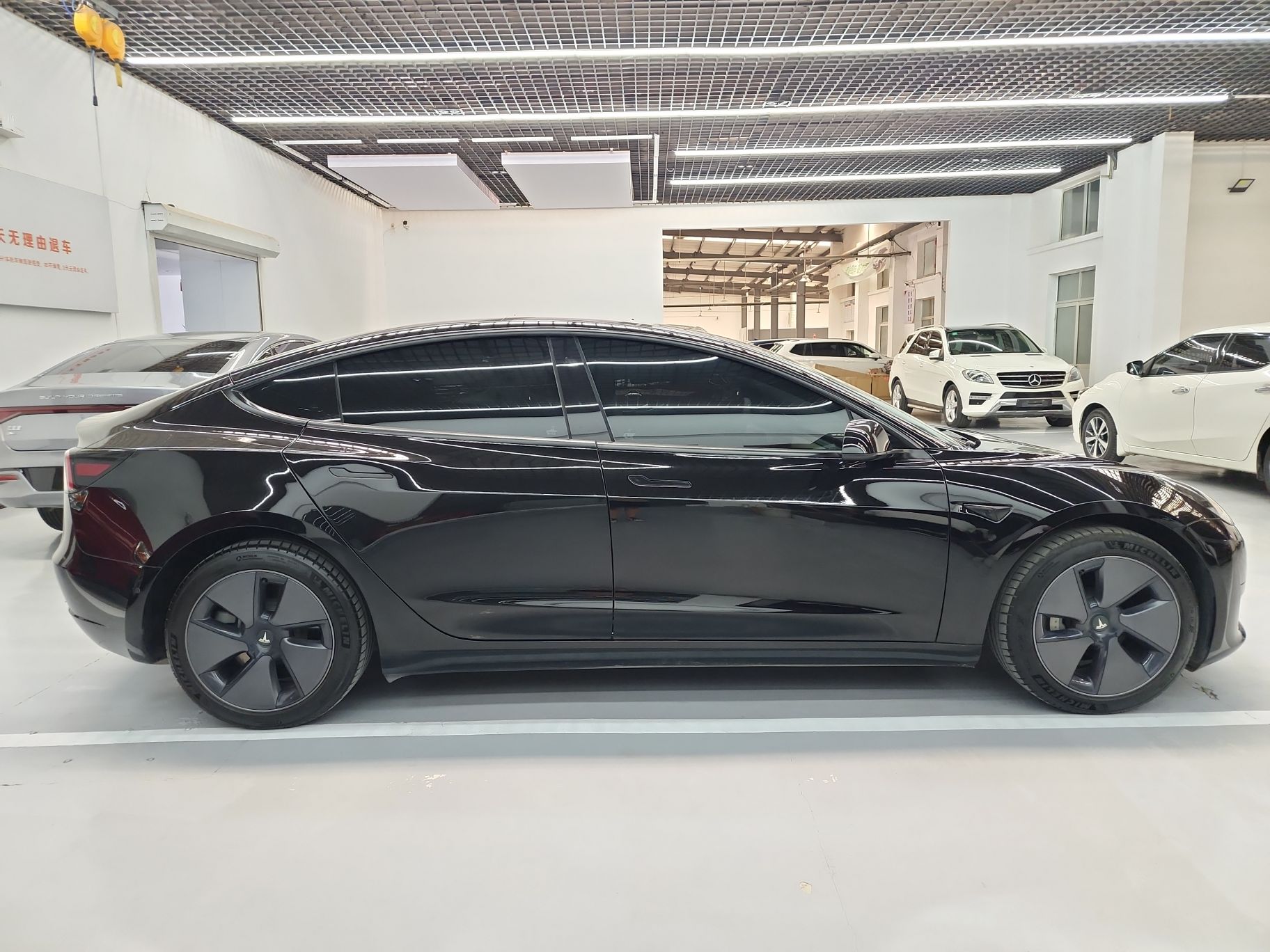 特斯拉 Model 3 2022款 后轮驱动版