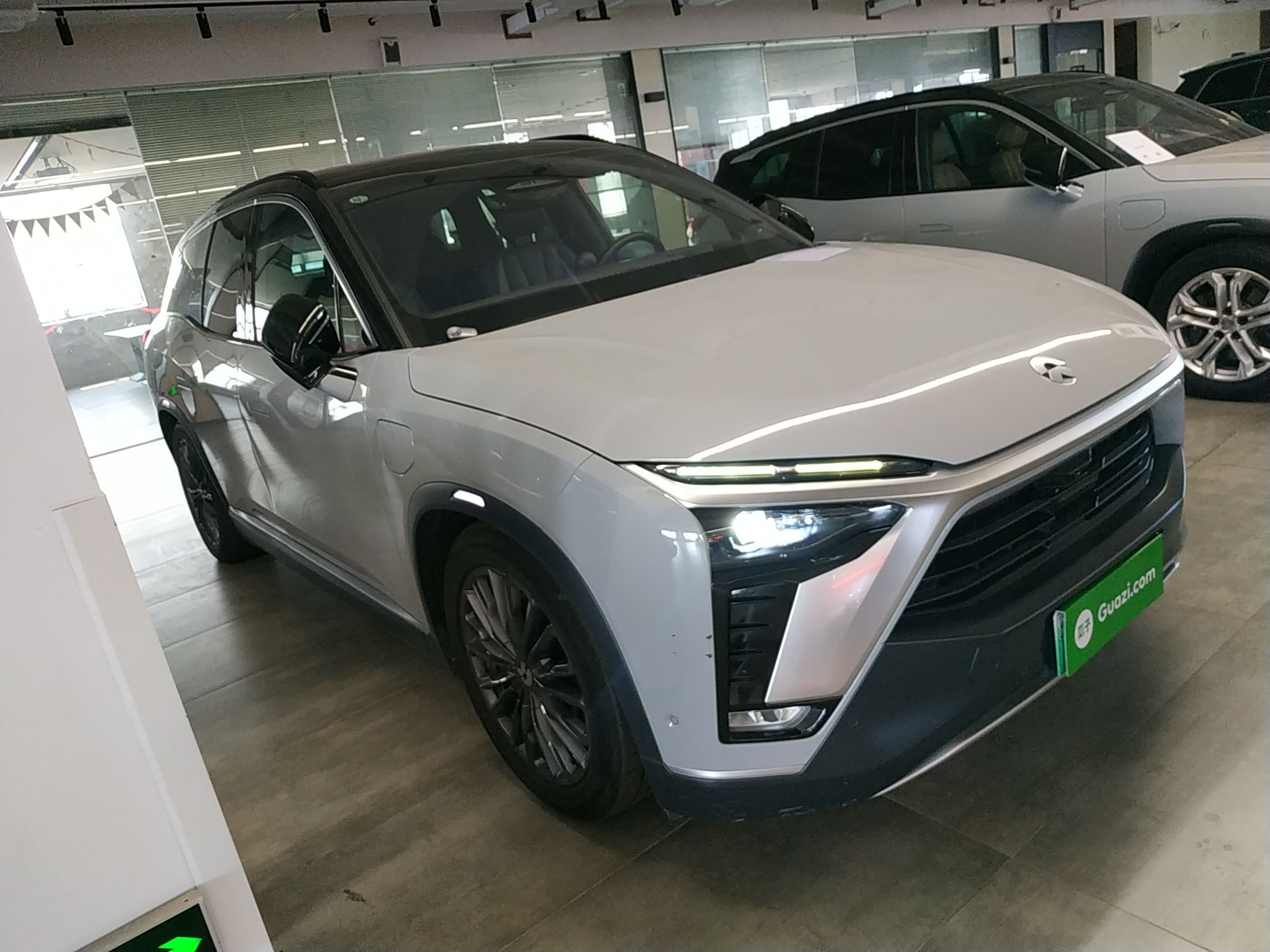 蔚来ES8 2020款 415KM 签名版 六座版