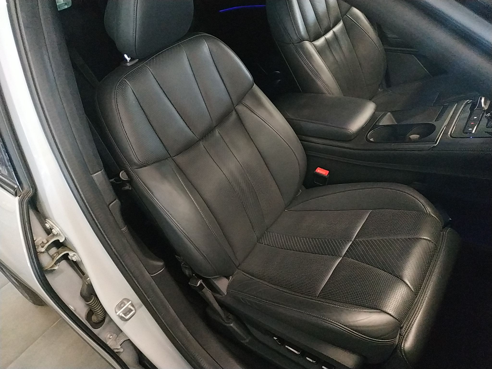 蔚来ES8 2020款 415KM 签名版 六座版