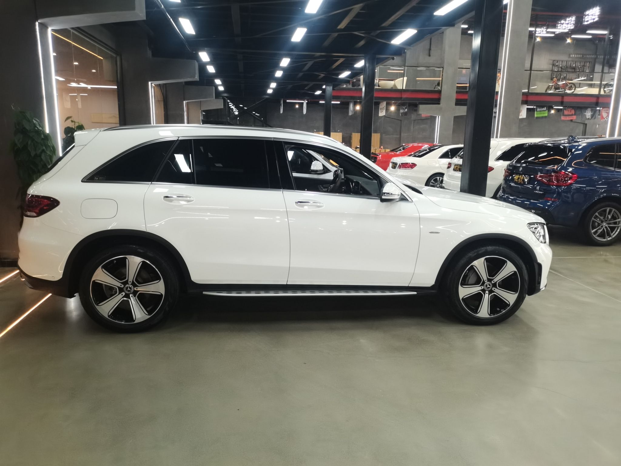 奔驰GLC级 2022款 改款 GLC 300 L 4MATIC 动感型臻藏版