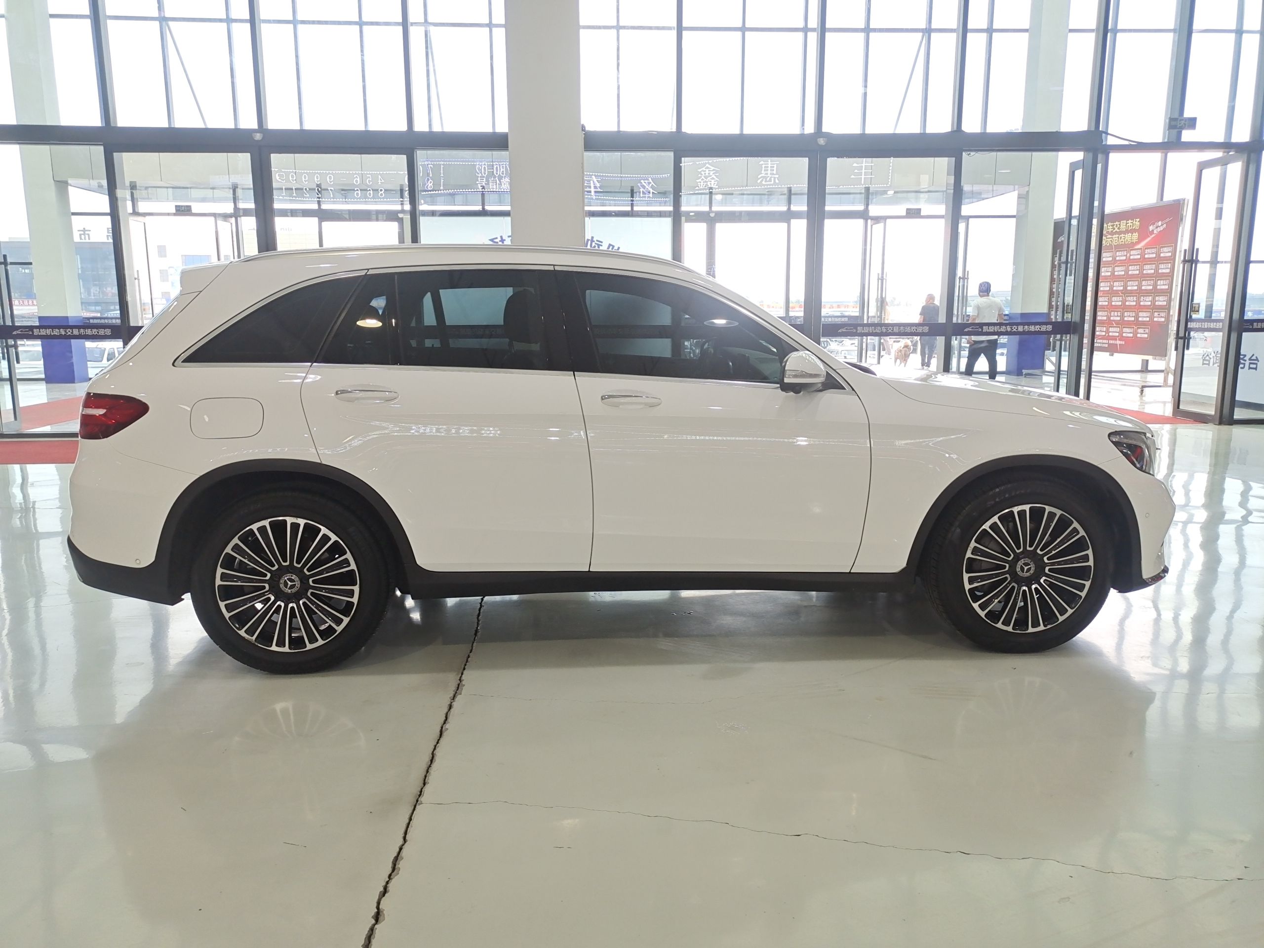 奔驰GLC级 2018款 改款 GLC 260 4MATIC 动感型