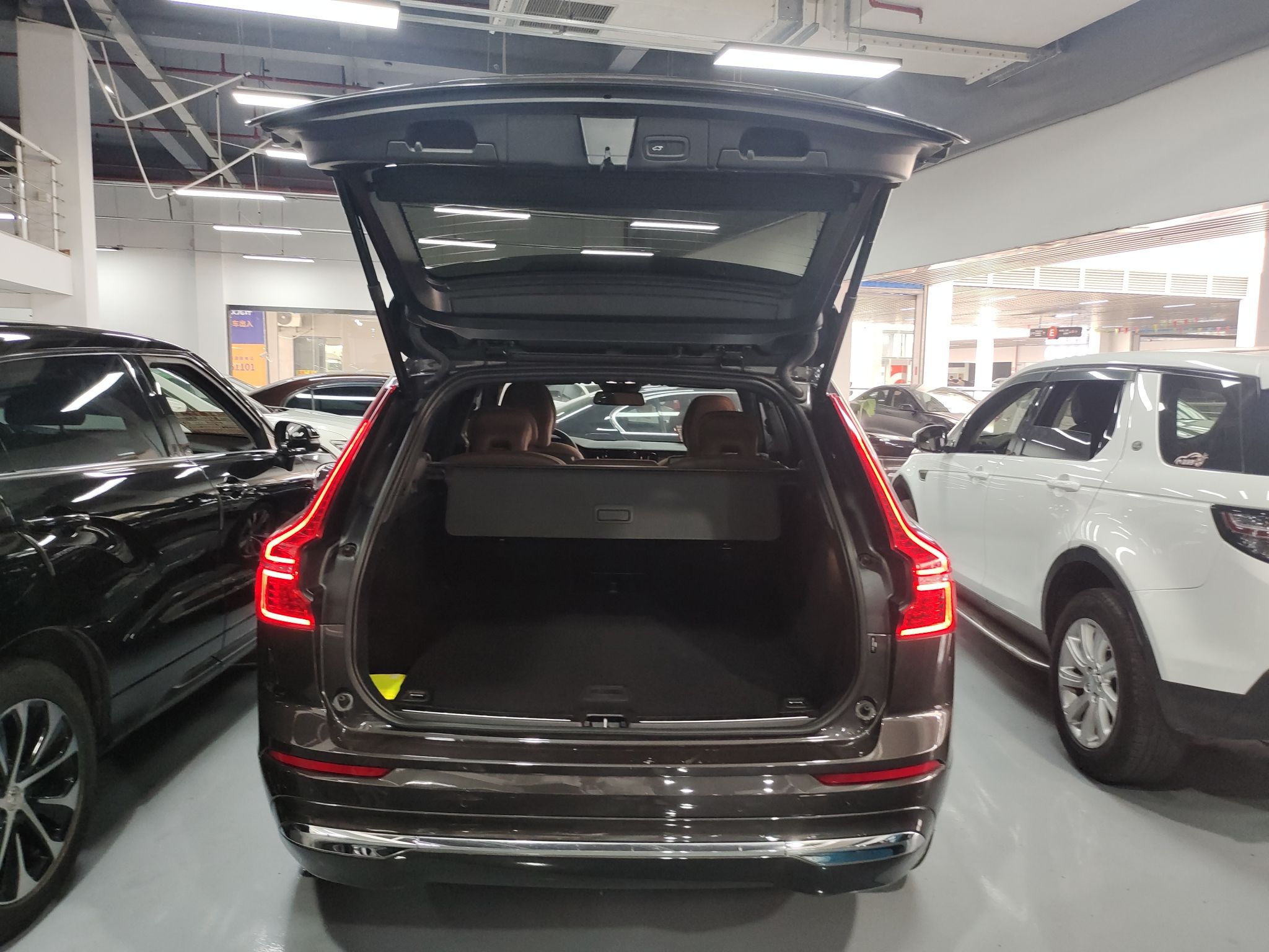 沃尔沃XC60 2023款 B5 四驱智逸豪华版