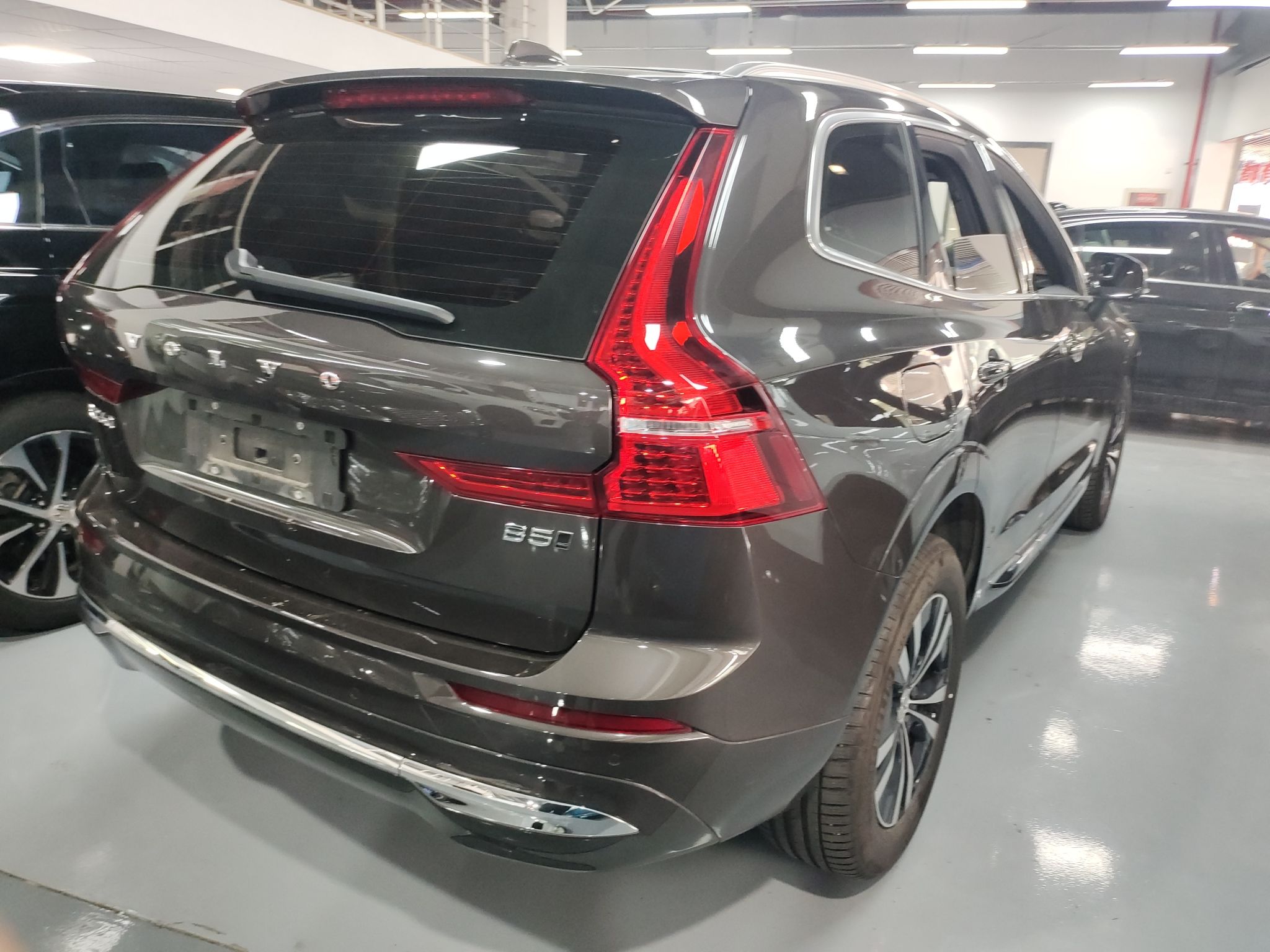 沃尔沃XC60 2023款 B5 四驱智逸豪华版