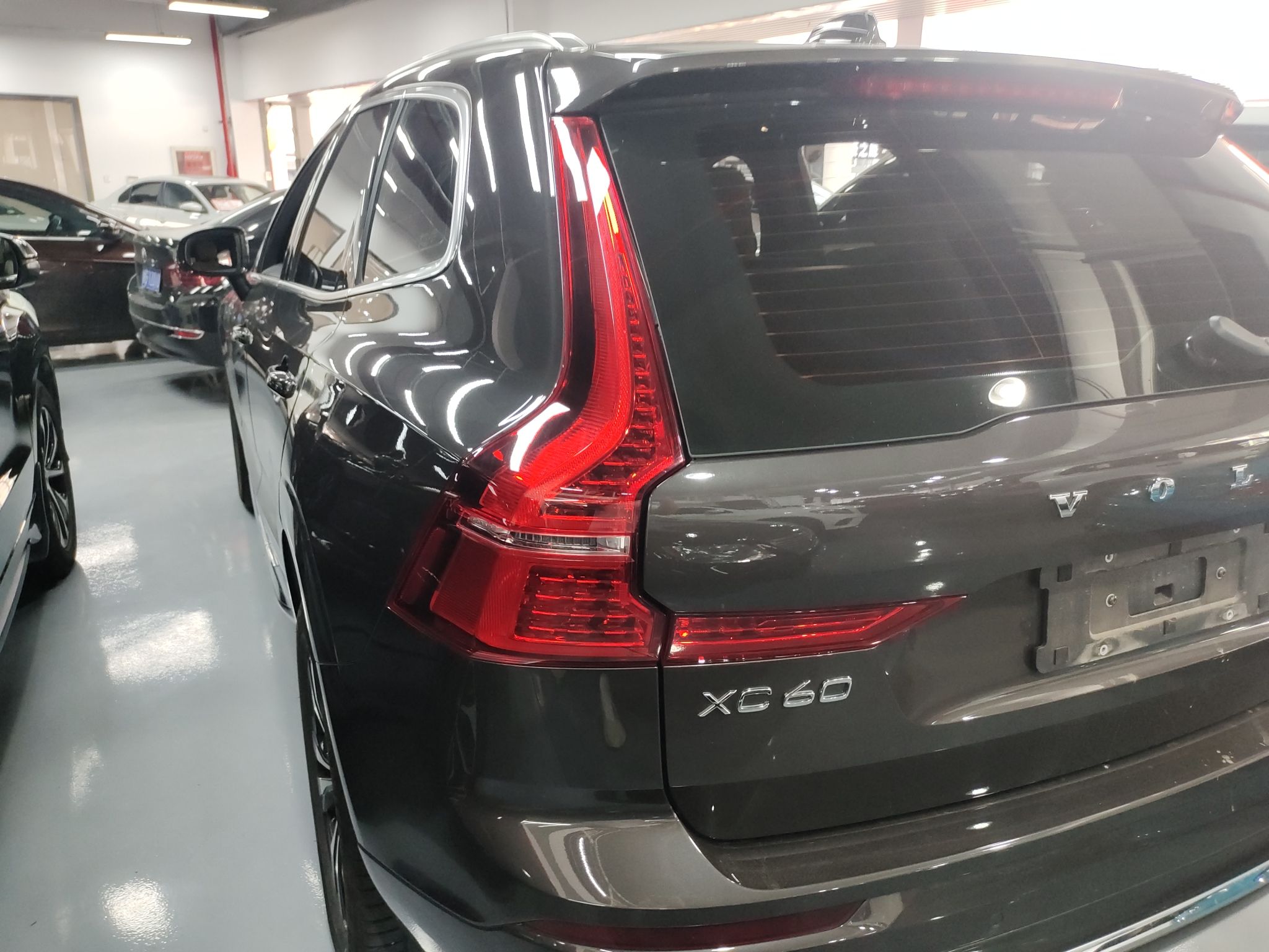 沃尔沃XC60 2023款 B5 四驱智逸豪华版