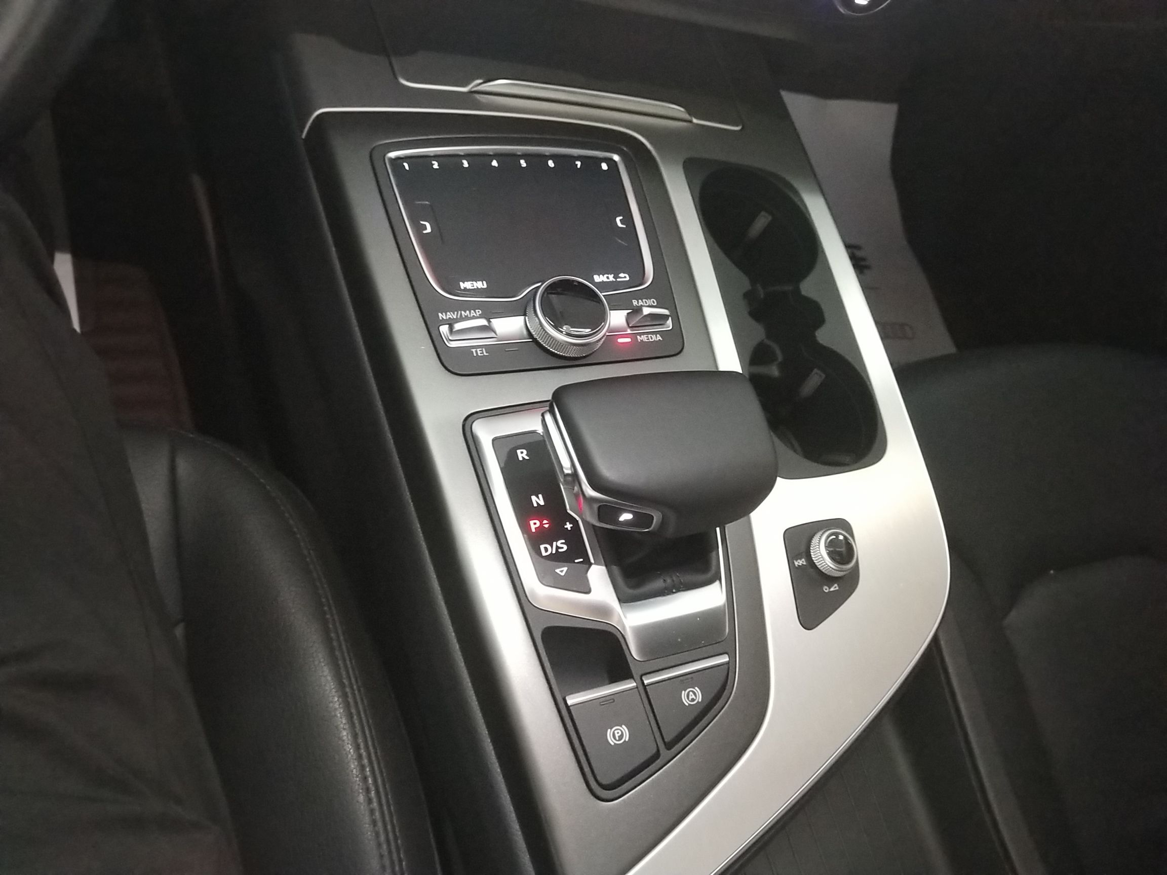 奥迪Q7 2016款 40 TFSI S line运动型(进口)