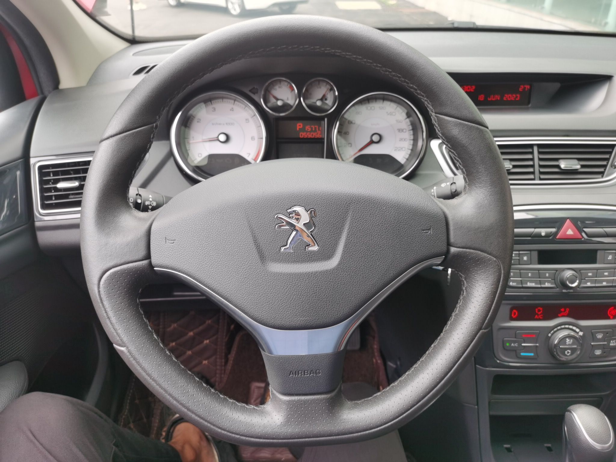 标致308 2014款 乐享版 经典 1.6L 自动风尚型