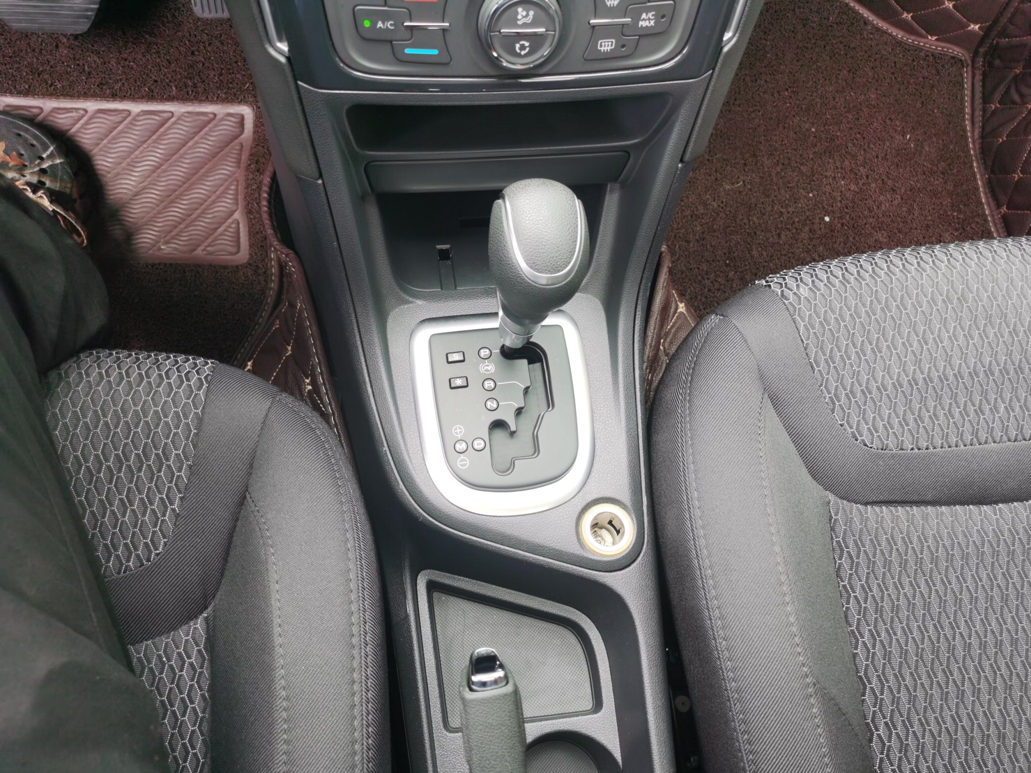 标致308 2014款 乐享版 经典 1.6L 自动风尚型