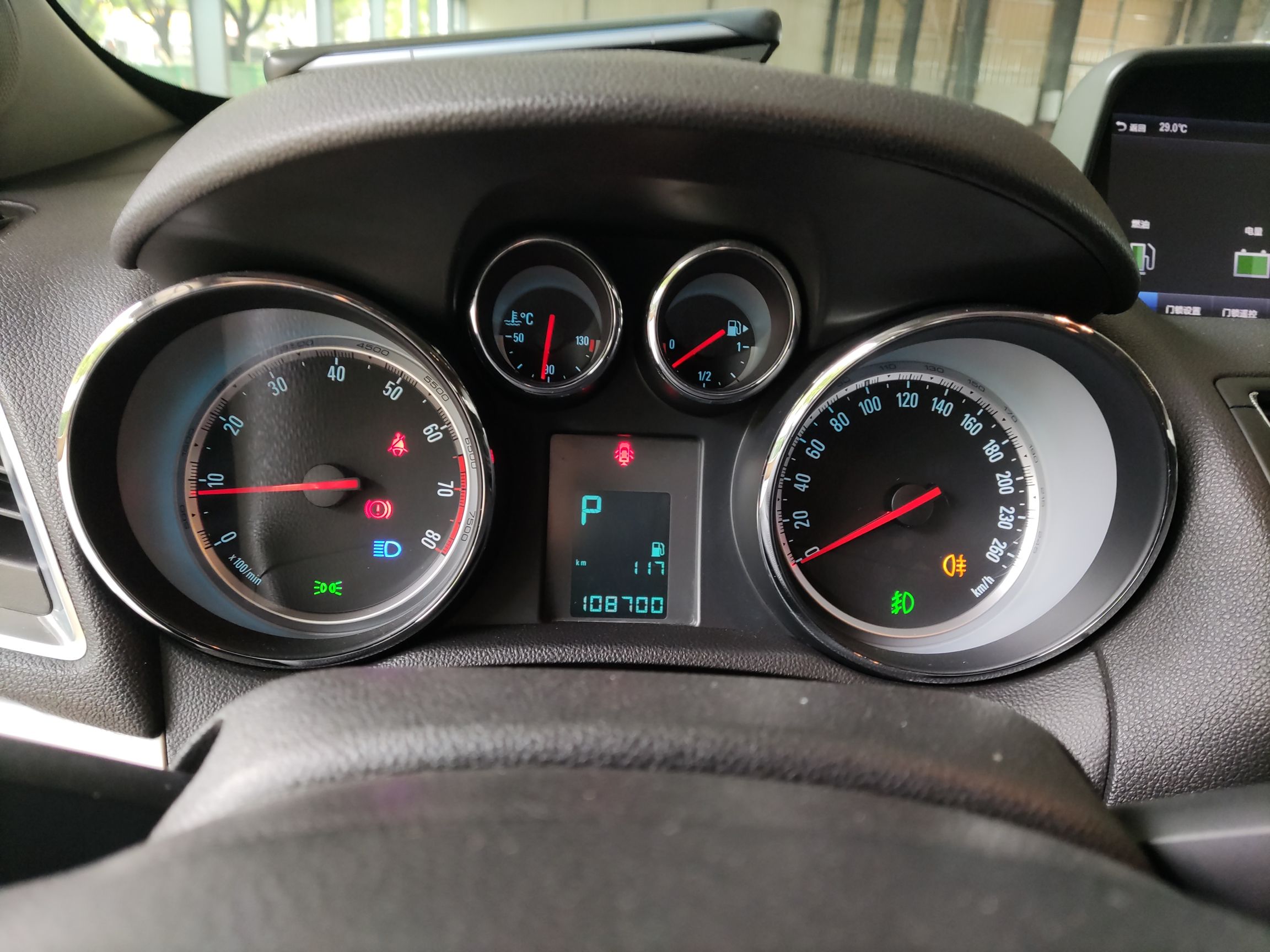 别克 昂科拉 2014款 1.4T 自动两驱都市精英型