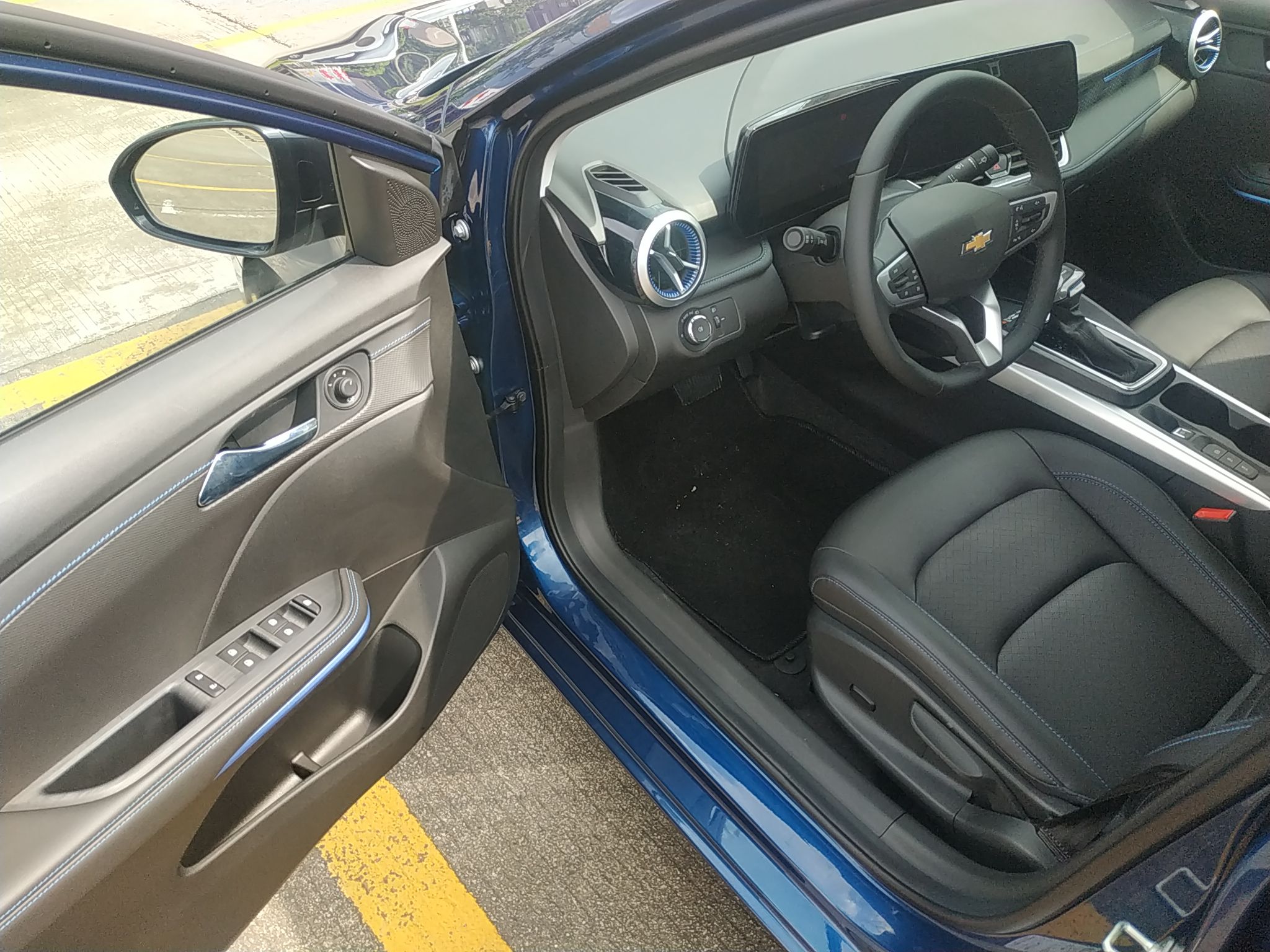 雪佛兰 科鲁泽 2023款 1.3T 轻混自动尊享版