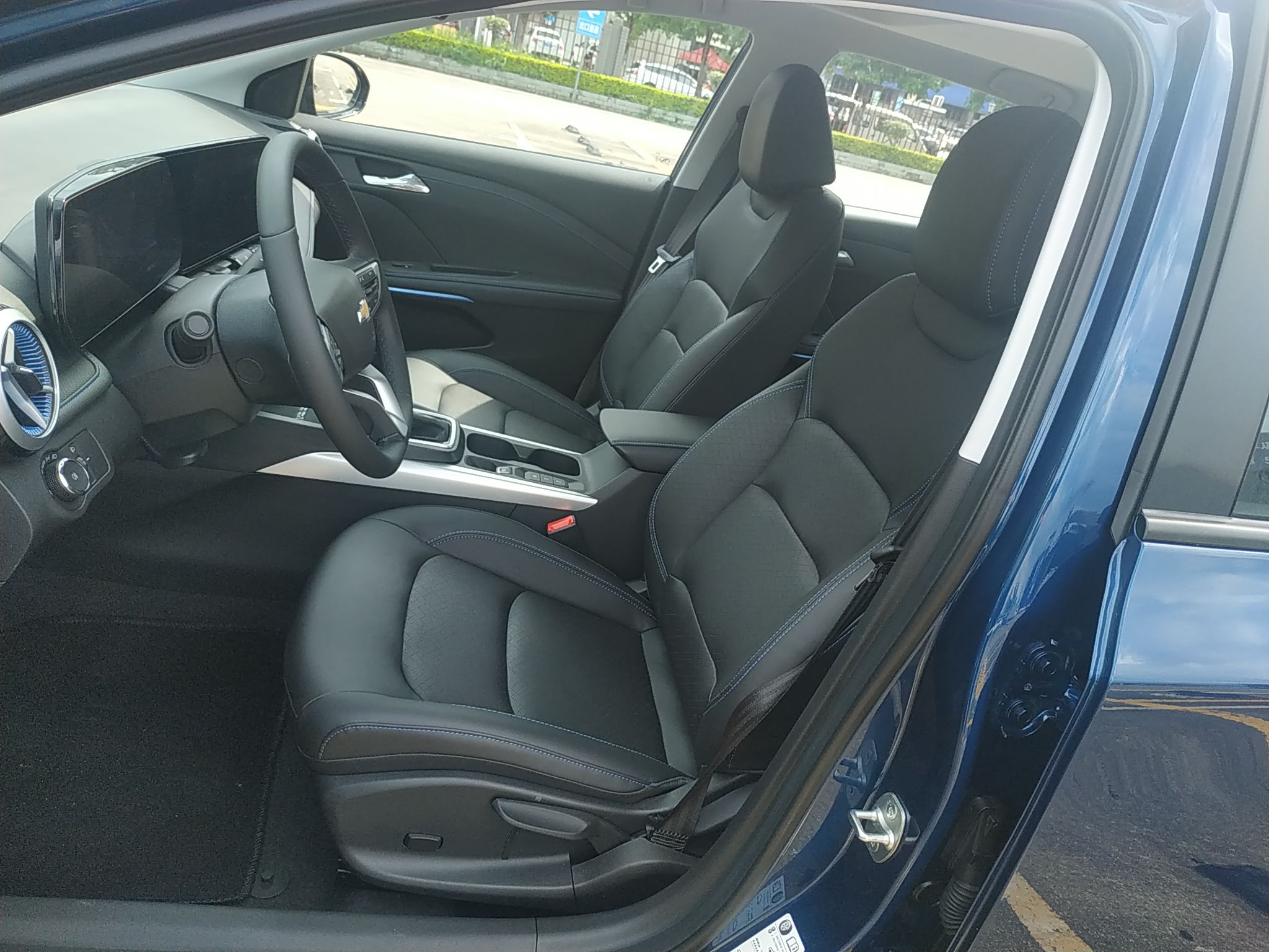 雪佛兰 科鲁泽 2023款 1.3T 轻混自动尊享版