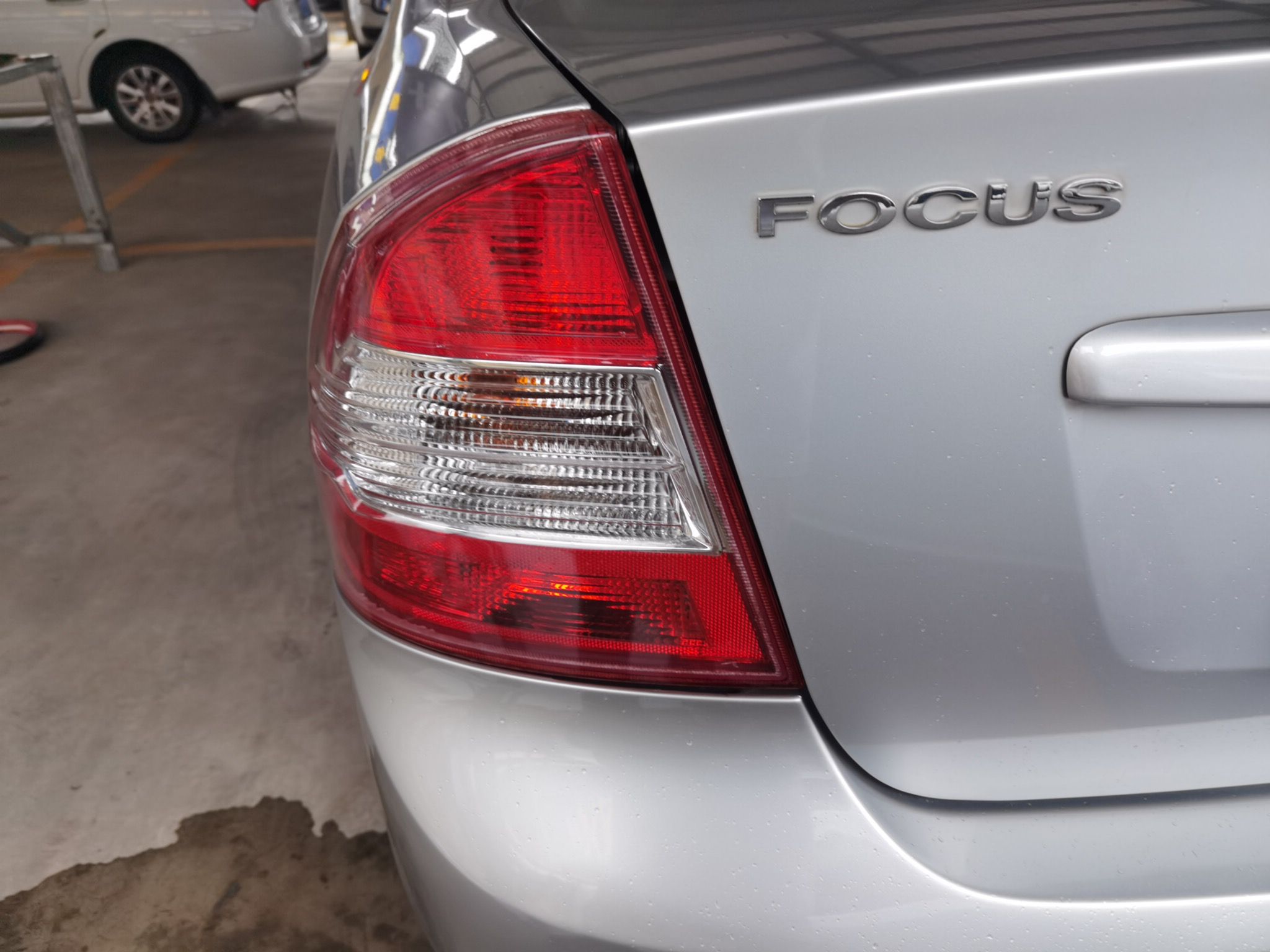 福特 福克斯 2012款 三厢经典 1.8L 手动时尚型