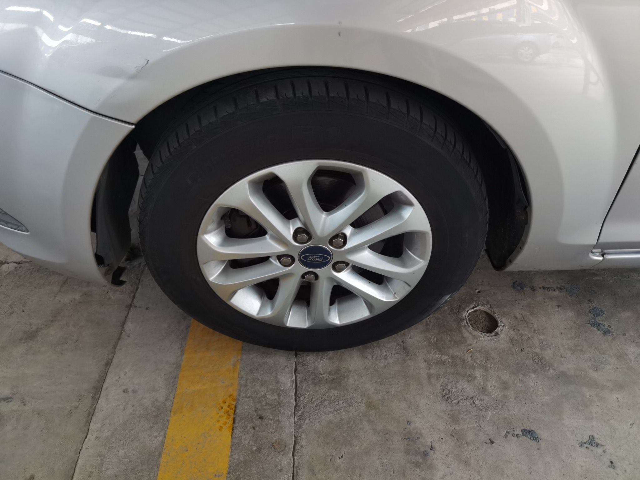 福特 福克斯 2012款 三厢经典 1.8L 手动时尚型