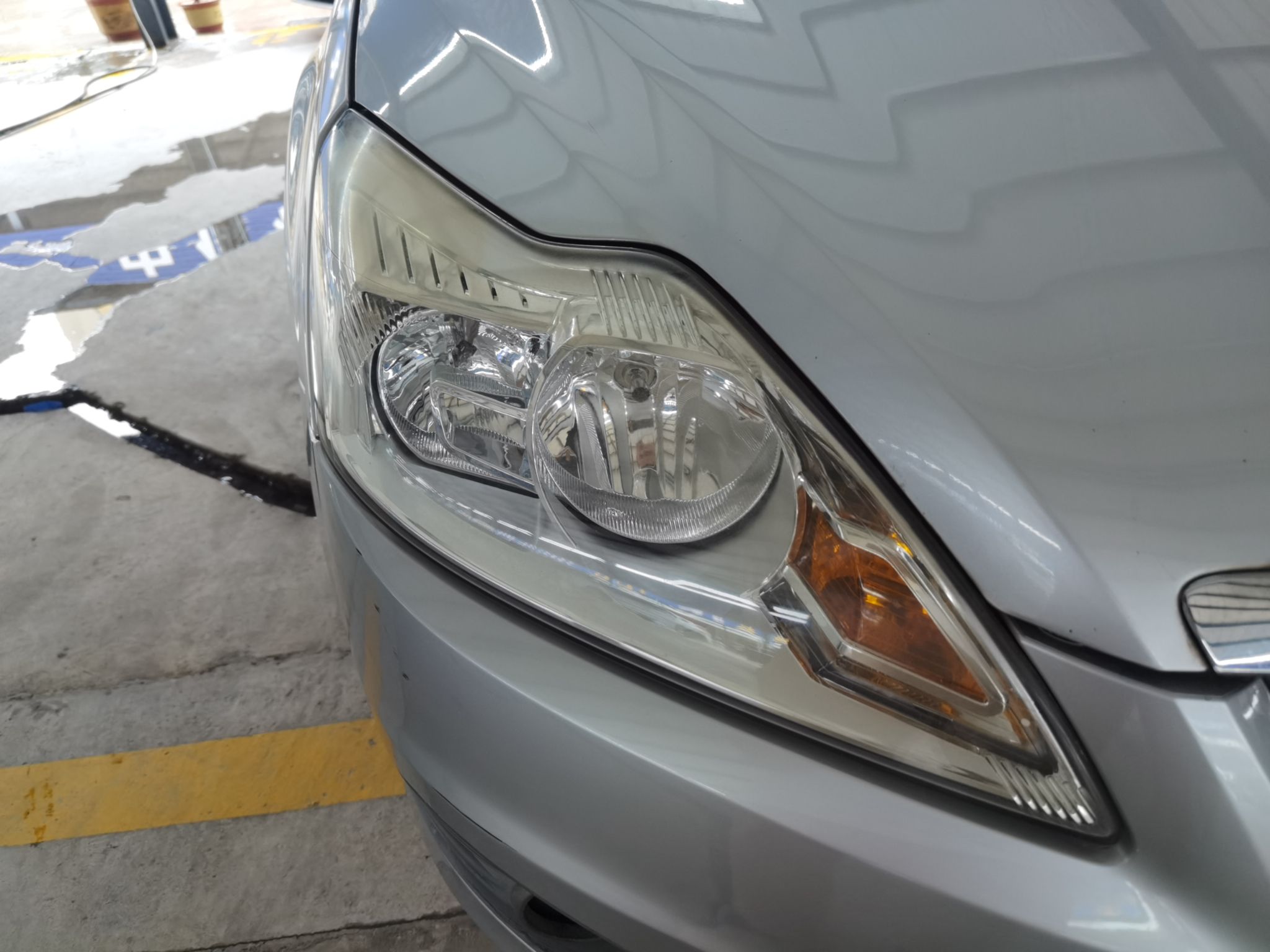 福特 福克斯 2012款 三厢经典 1.8L 手动时尚型