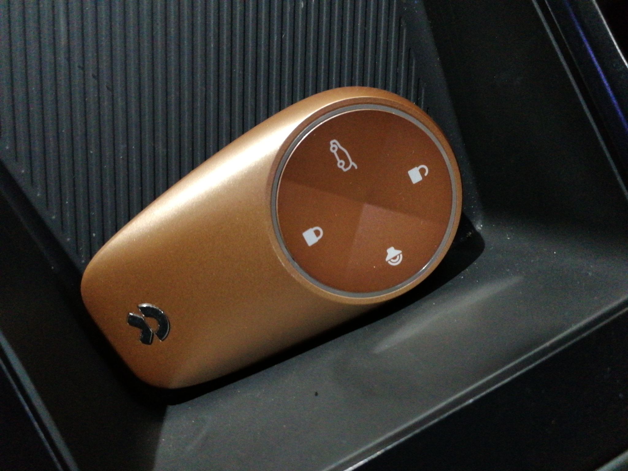 蔚来ES8 2020款 415KM 基准版 六座版